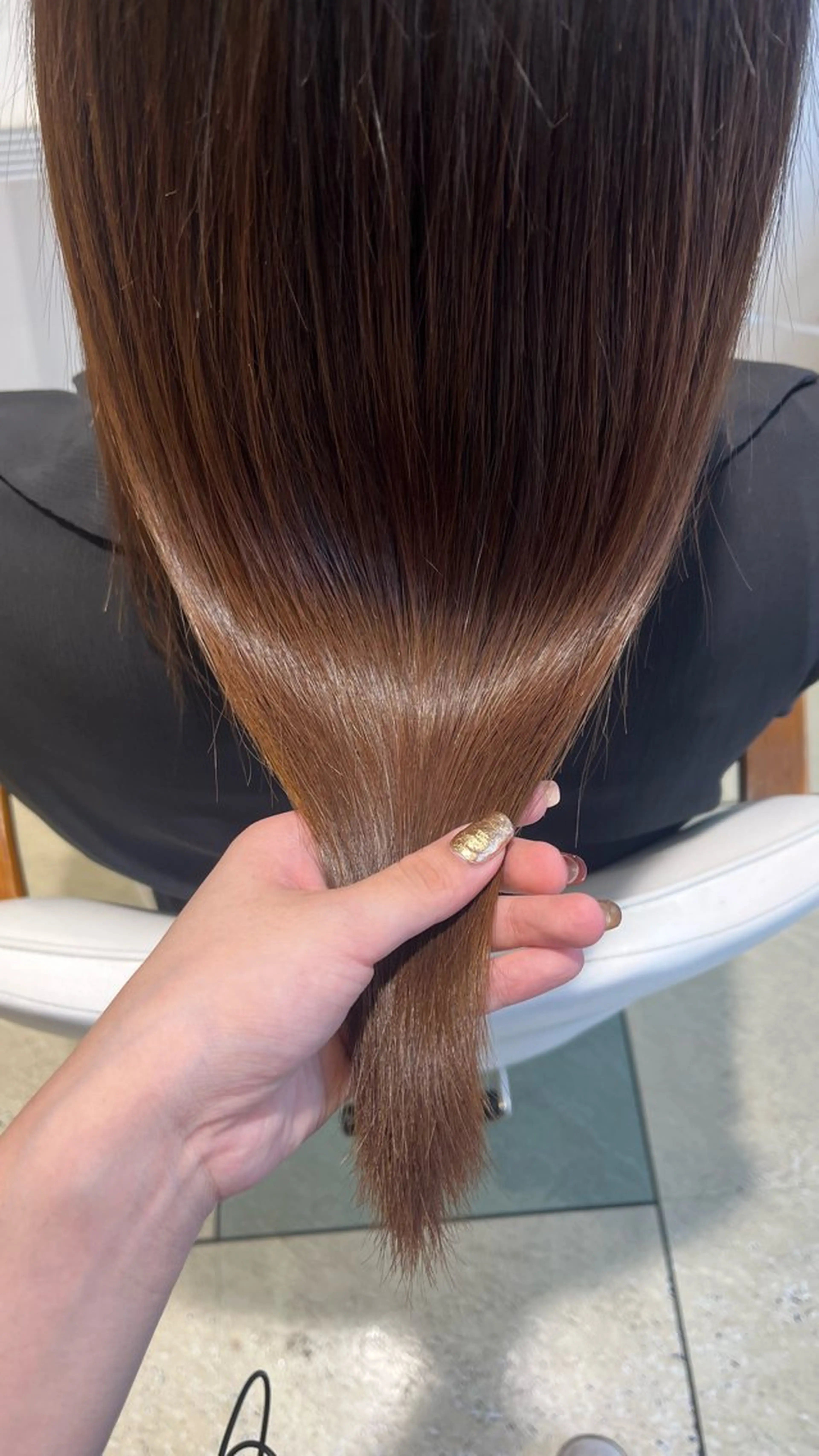 セミロング パーマ カット 縮毛矯正 トリートメント ベージュカラー⌇﻿ くびれヘア.𐙚心音のヘアスタイル