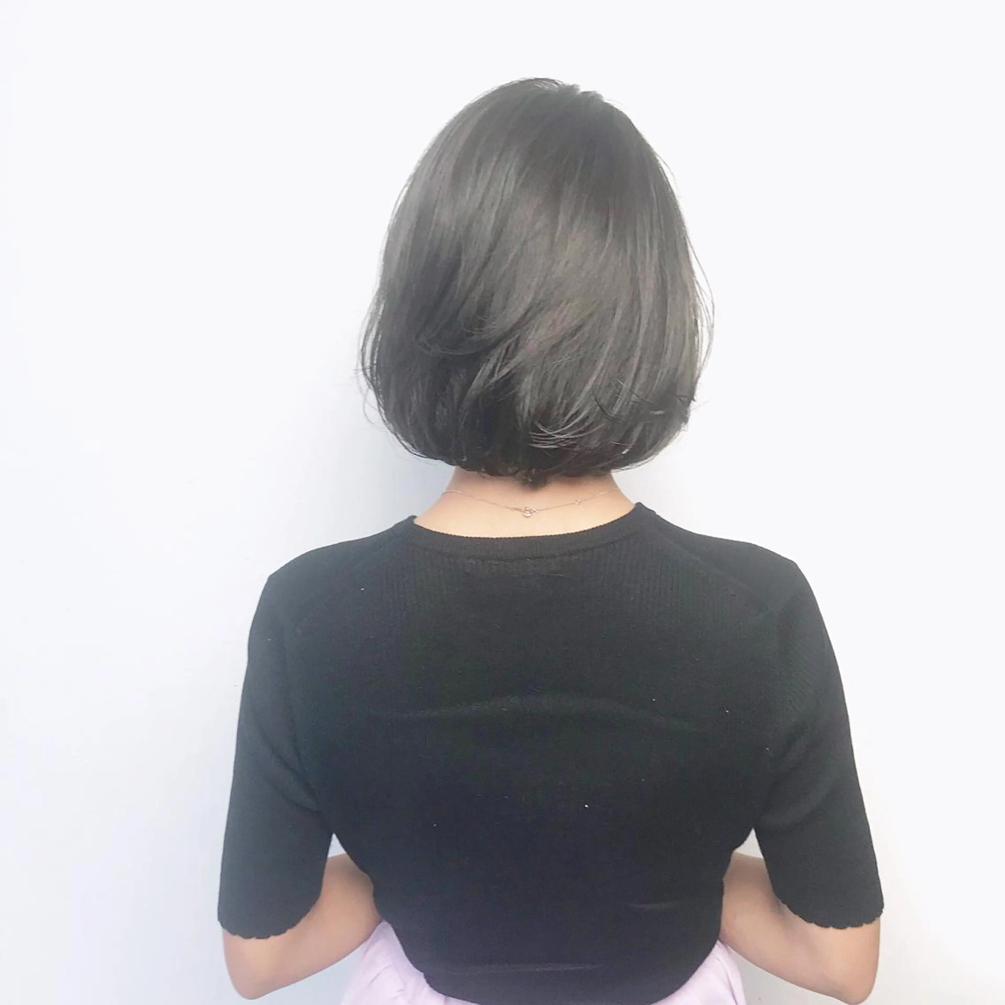 ショート カラー パーマ ボブ レイヤーカット 岩田菜央 《武蔵小杉》のヘアスタイル