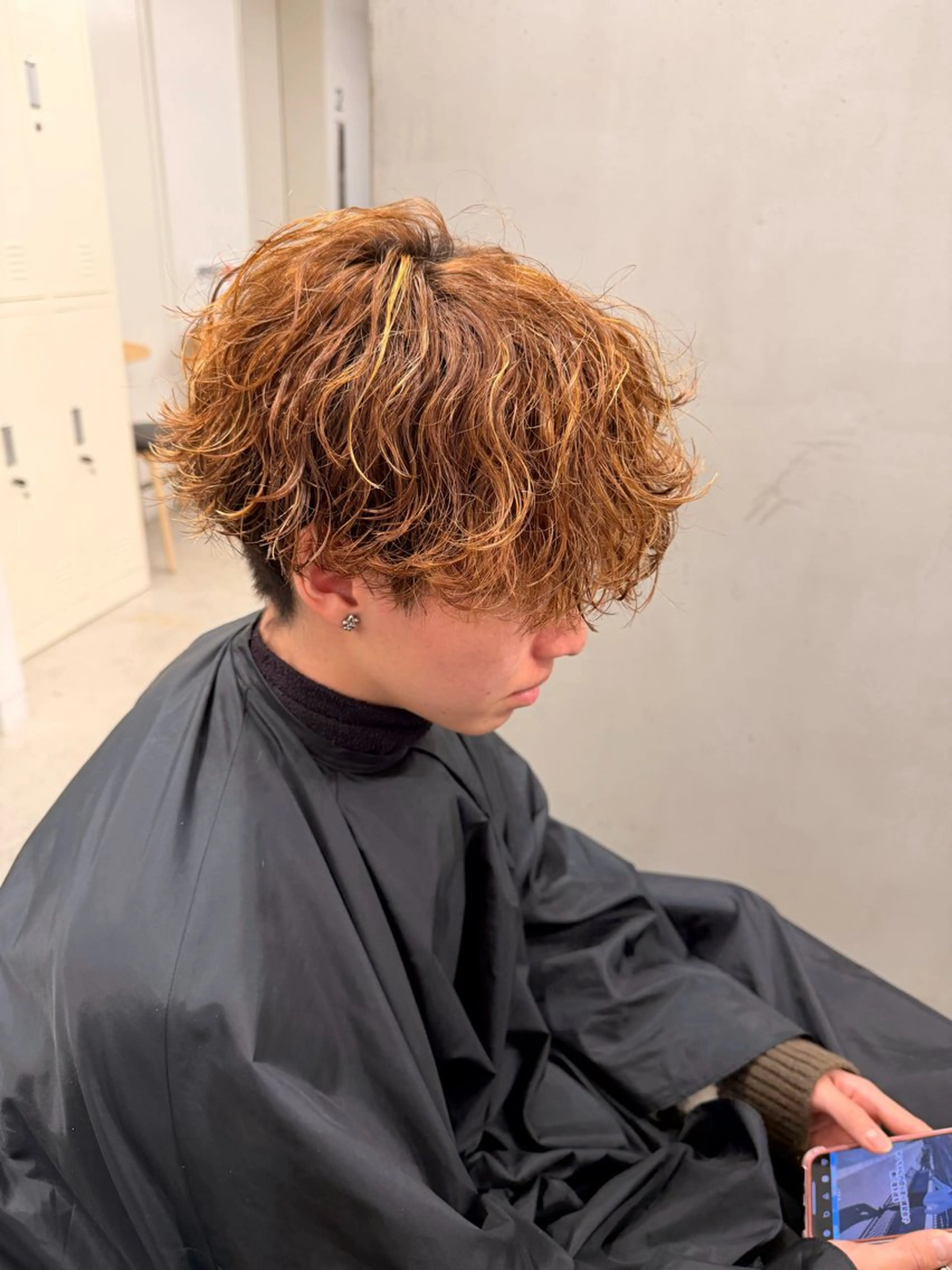 カラー パーマ メンズ メンズパーマ ツイストスパイラルパーマ 波巻きパーマ スパイラルパーマ カット ヘアカラー メンズ/シャドウ/ 波巻き/kyogoのヘアスタイル