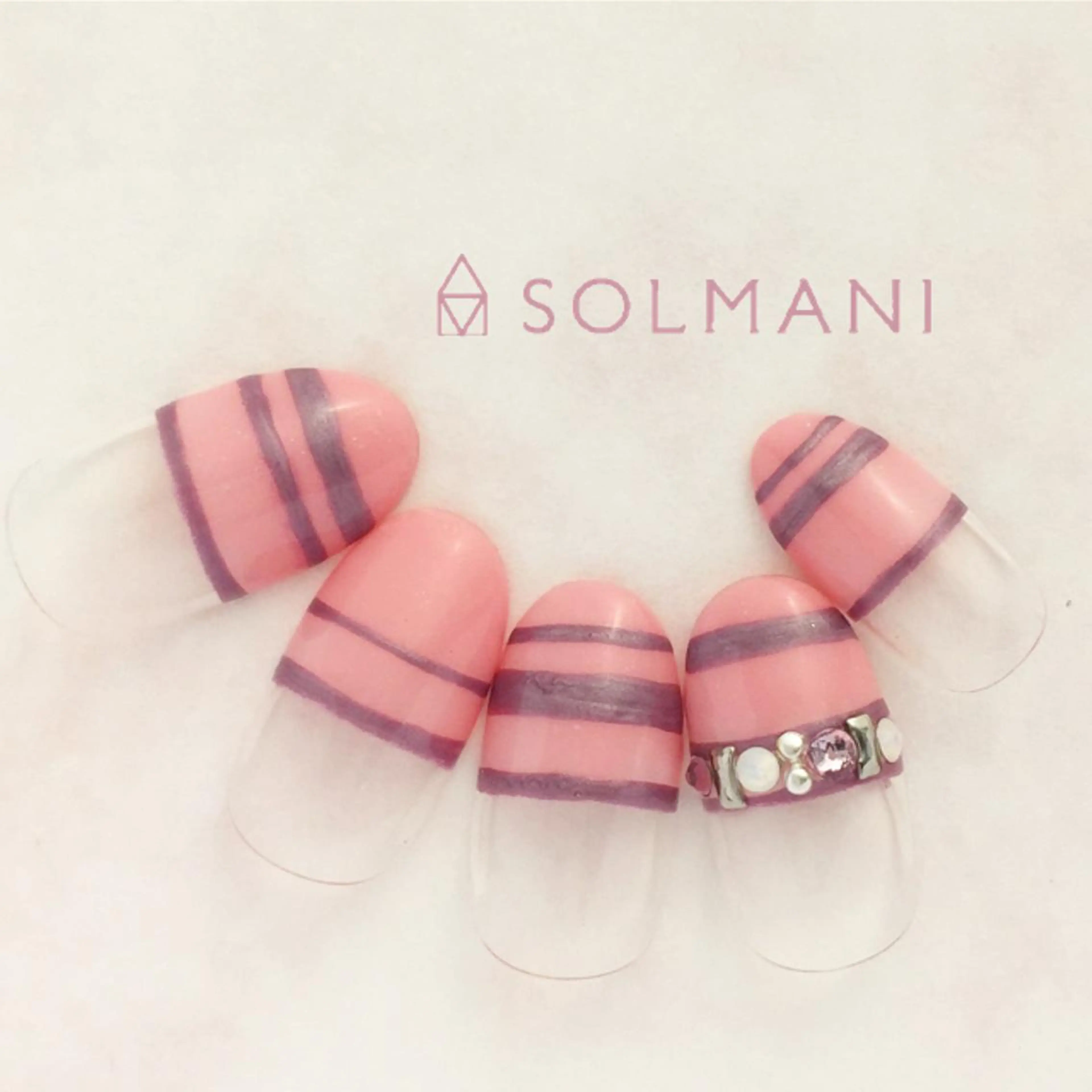 ネイル アートネイル SOLMANI 予約担当のネイルデザイン