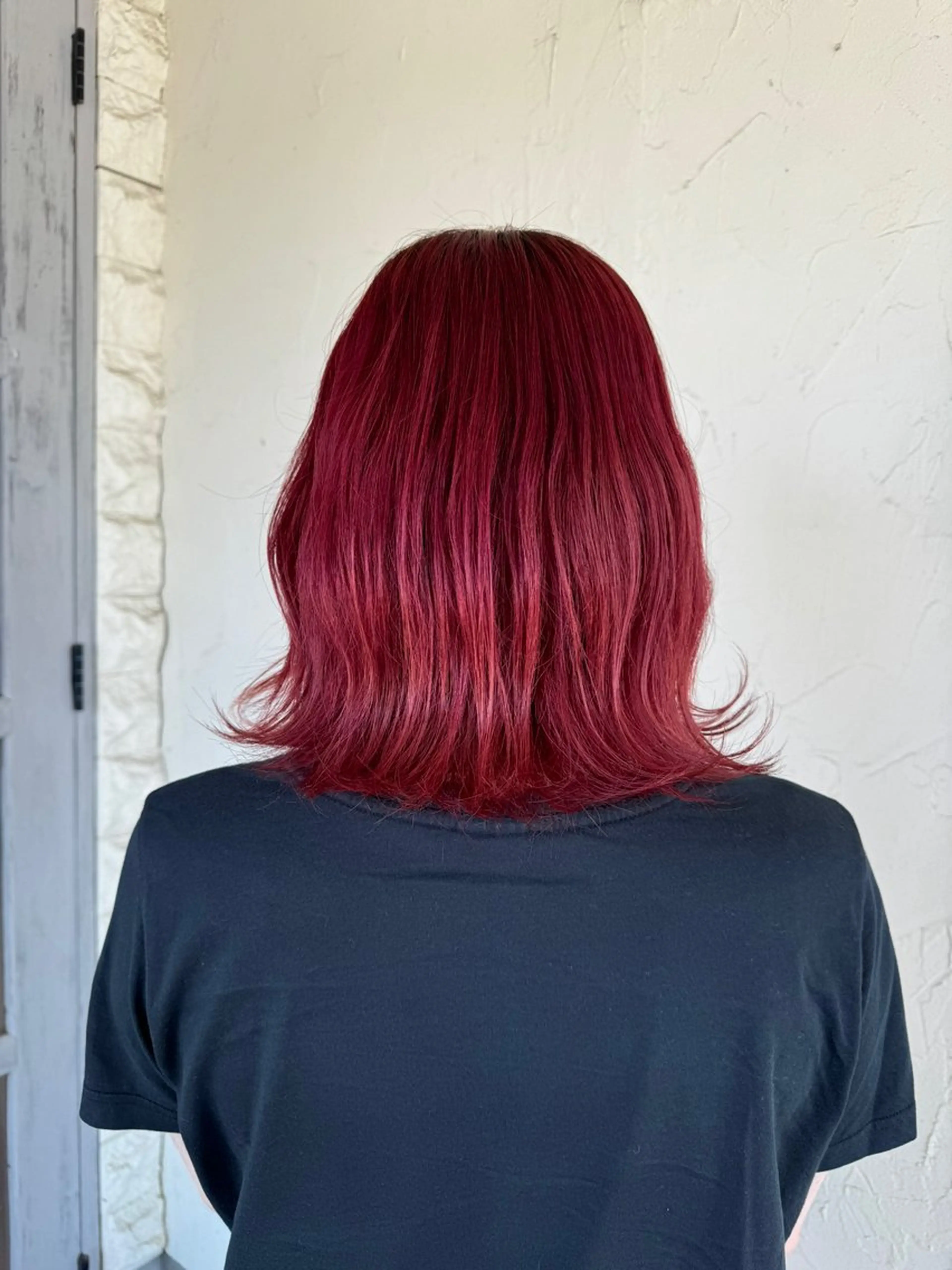 カラー レッドカラー 小見山 琴衣のヘアスタイル