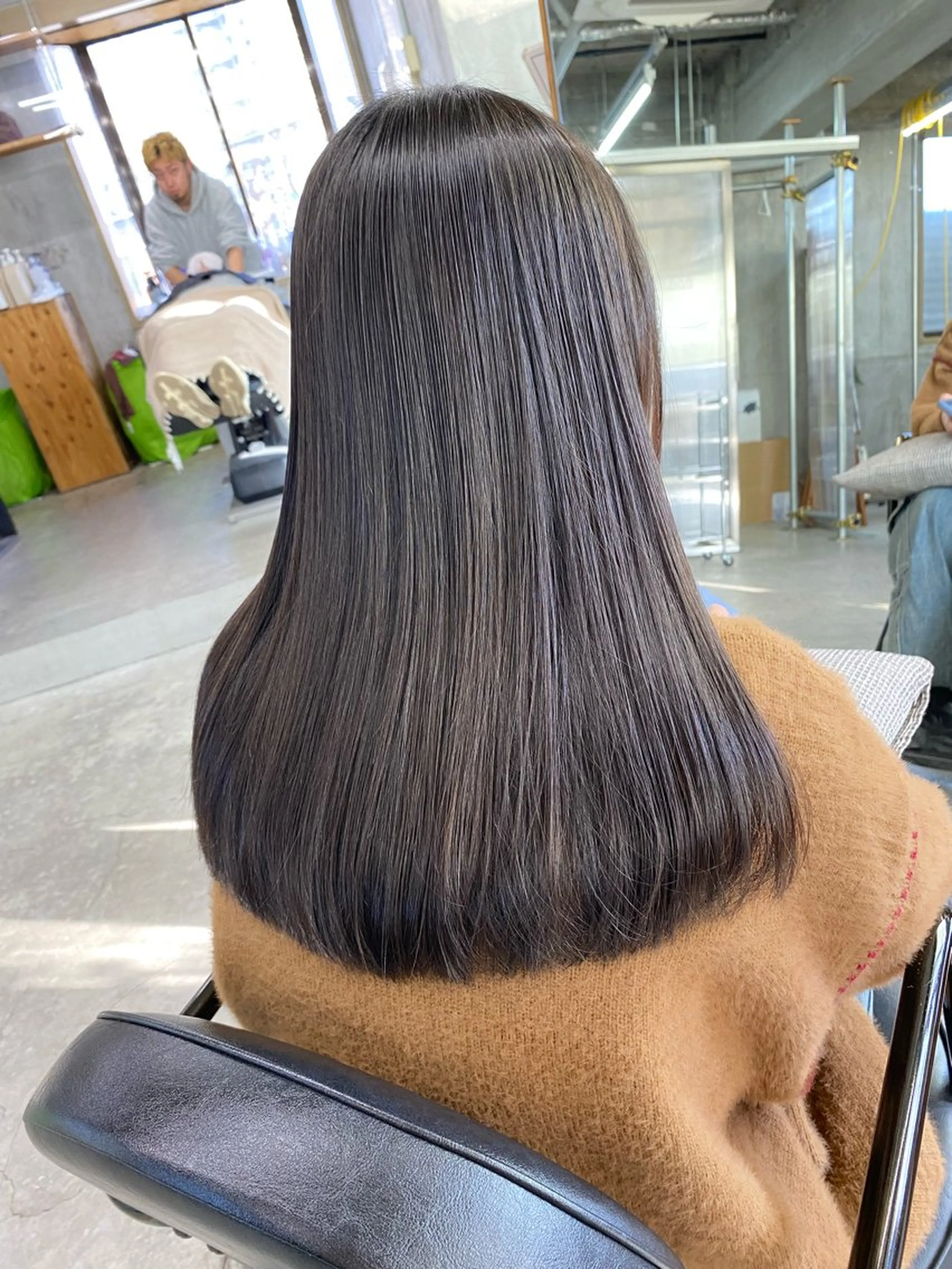 ミディアム カット 縮毛矯正 トリートメント ヨシダ トオルのヘアスタイル