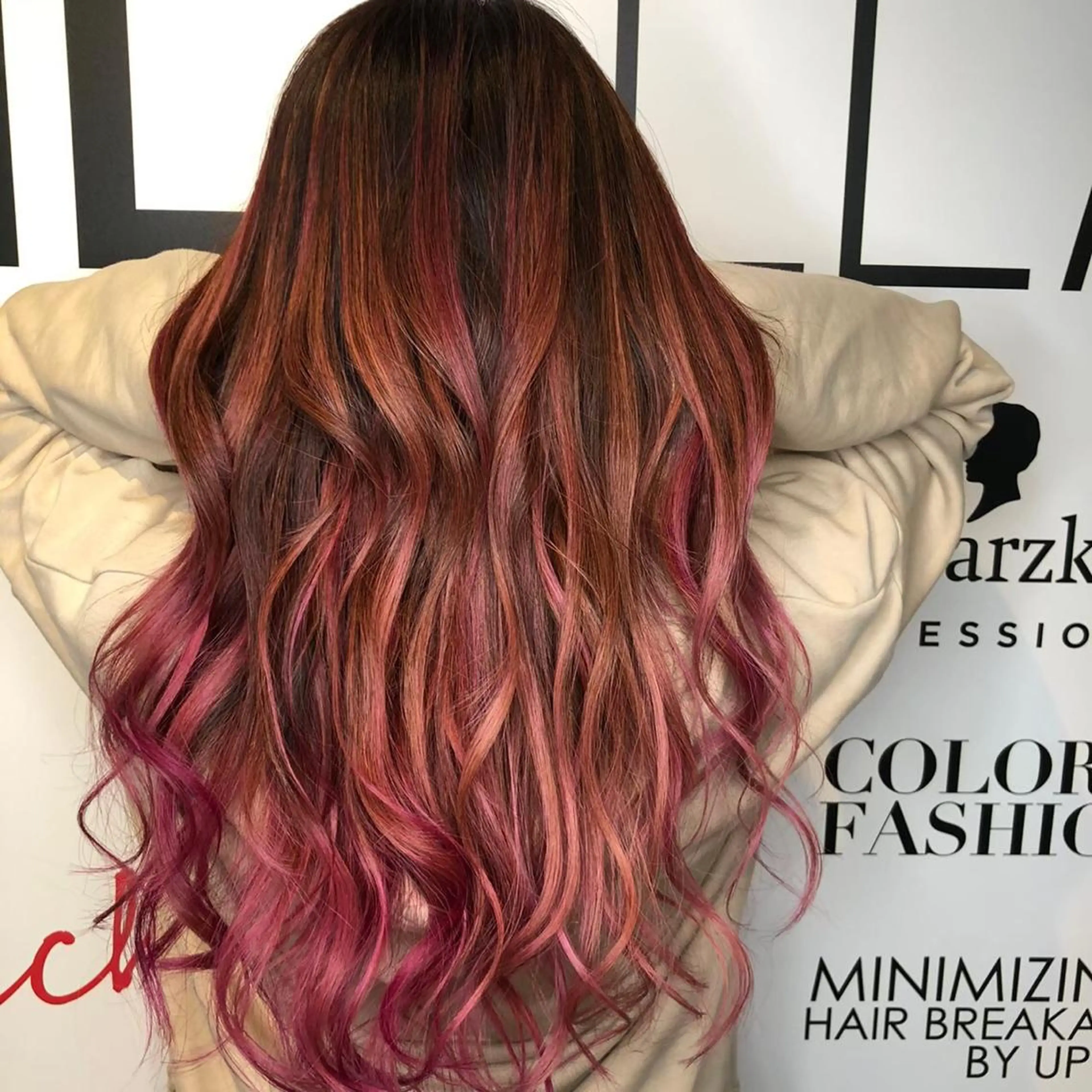 セミロング カラー ベージュカラー デザインカラー ピンクカラー ピンクベージュ haconeco【ハコネコ】所属・小川 舜人のヘアスタイル