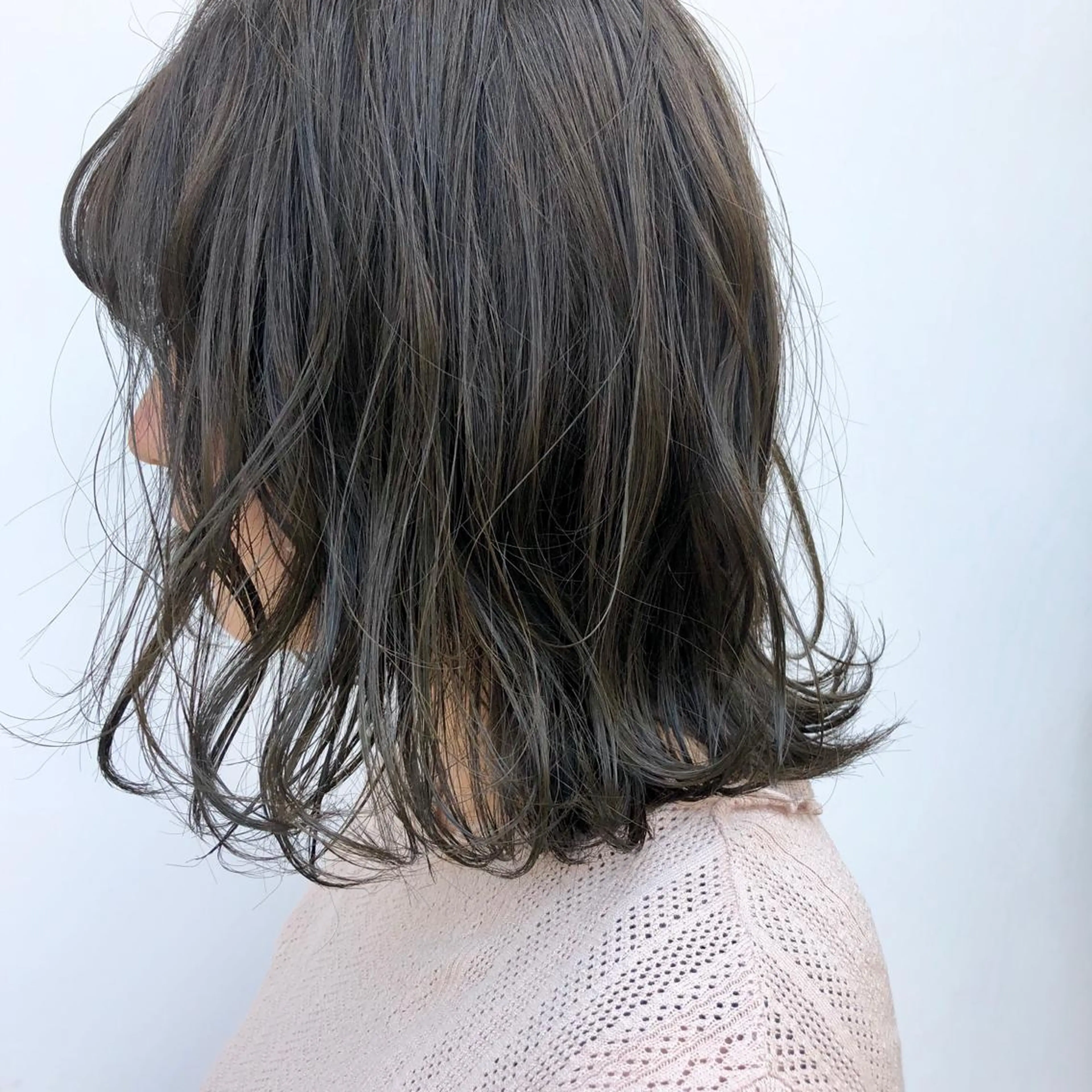 カラー 古屋 花織のヘアスタイル