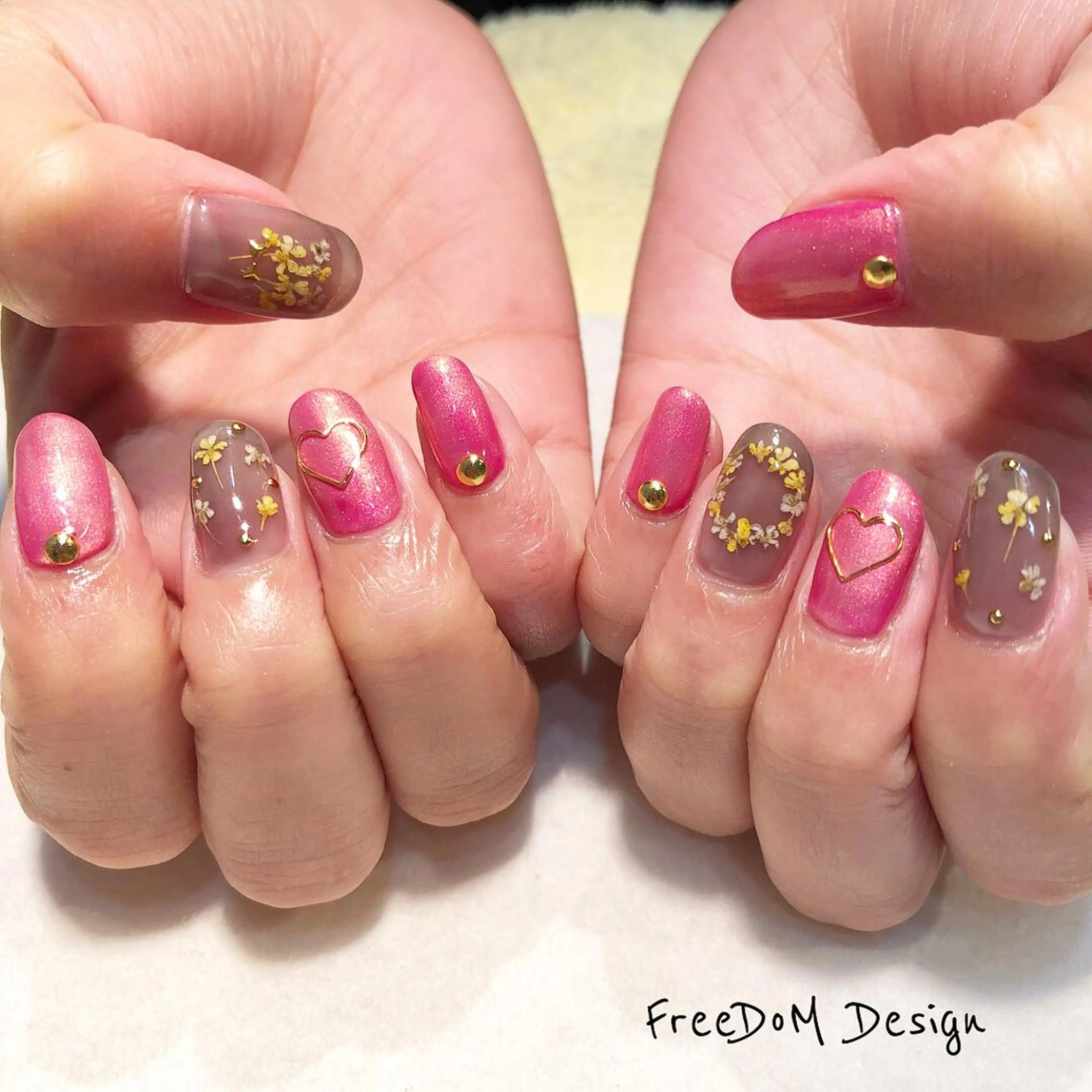 ネイル アートネイル ＦreeDoＭ   Design所属・W KUMIのネイルデザイン