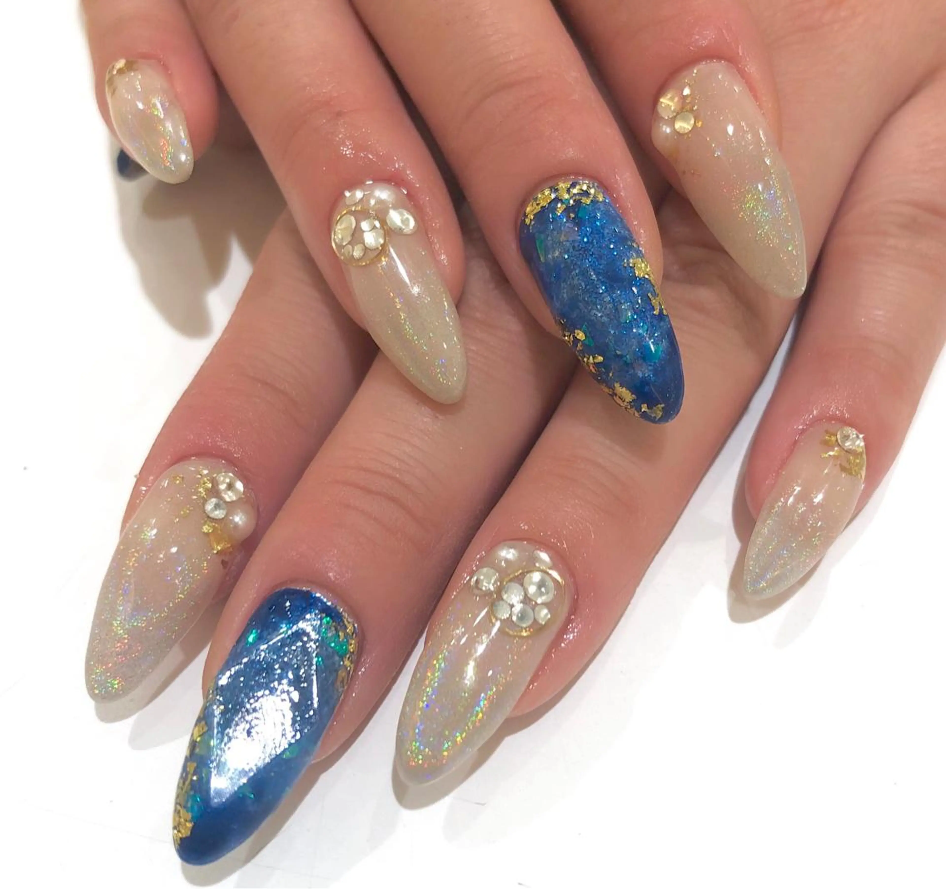 ネイル 矢崎 千春のネイルデザイン