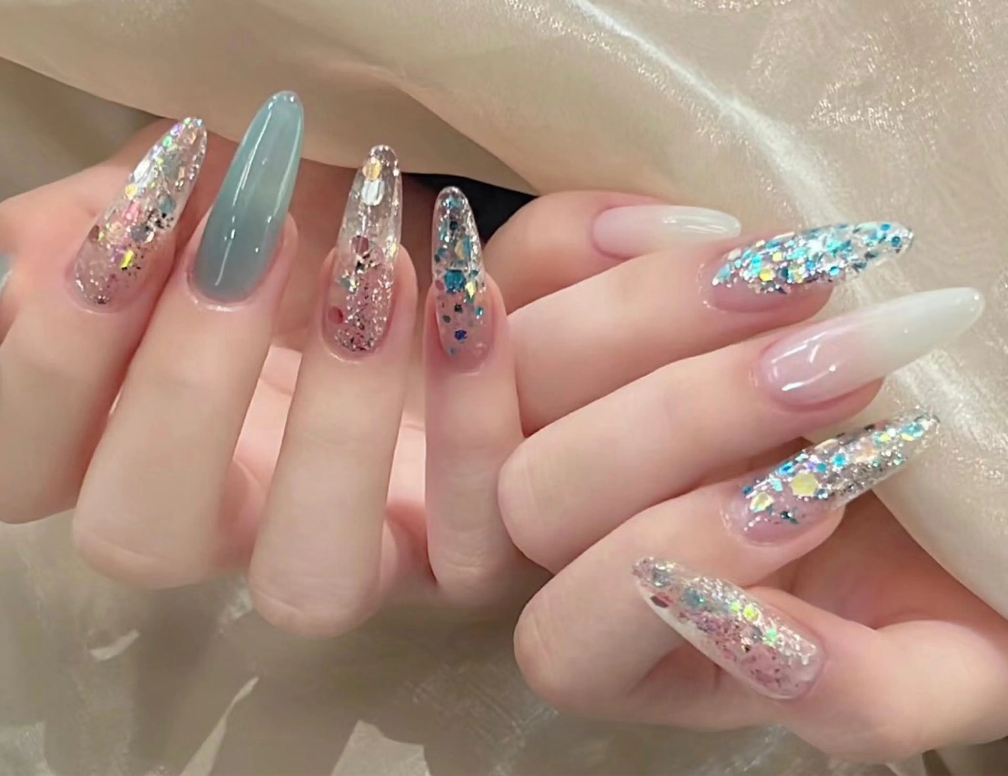 【長さだし】120分持ち込み：グラデーション、シンプル/ビジュアート目安2本　要望へアクリル追加かLサイズで＋30分追加の写真