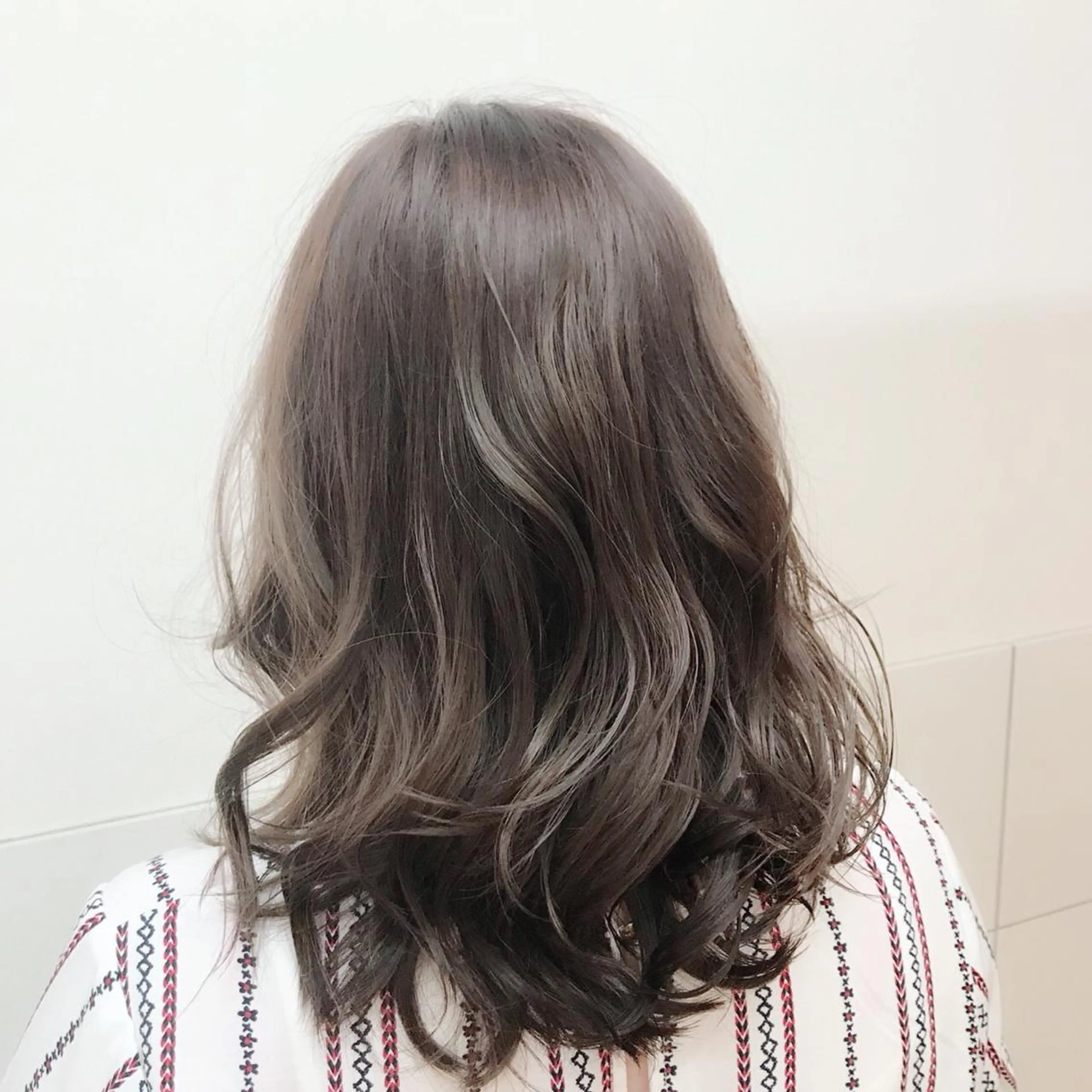 ミディアム カラー 透明感カラー ハイライトカラー ハイライト ヘアカラー メンズカットパーマ ✂️ JOYAのヘアスタイル
