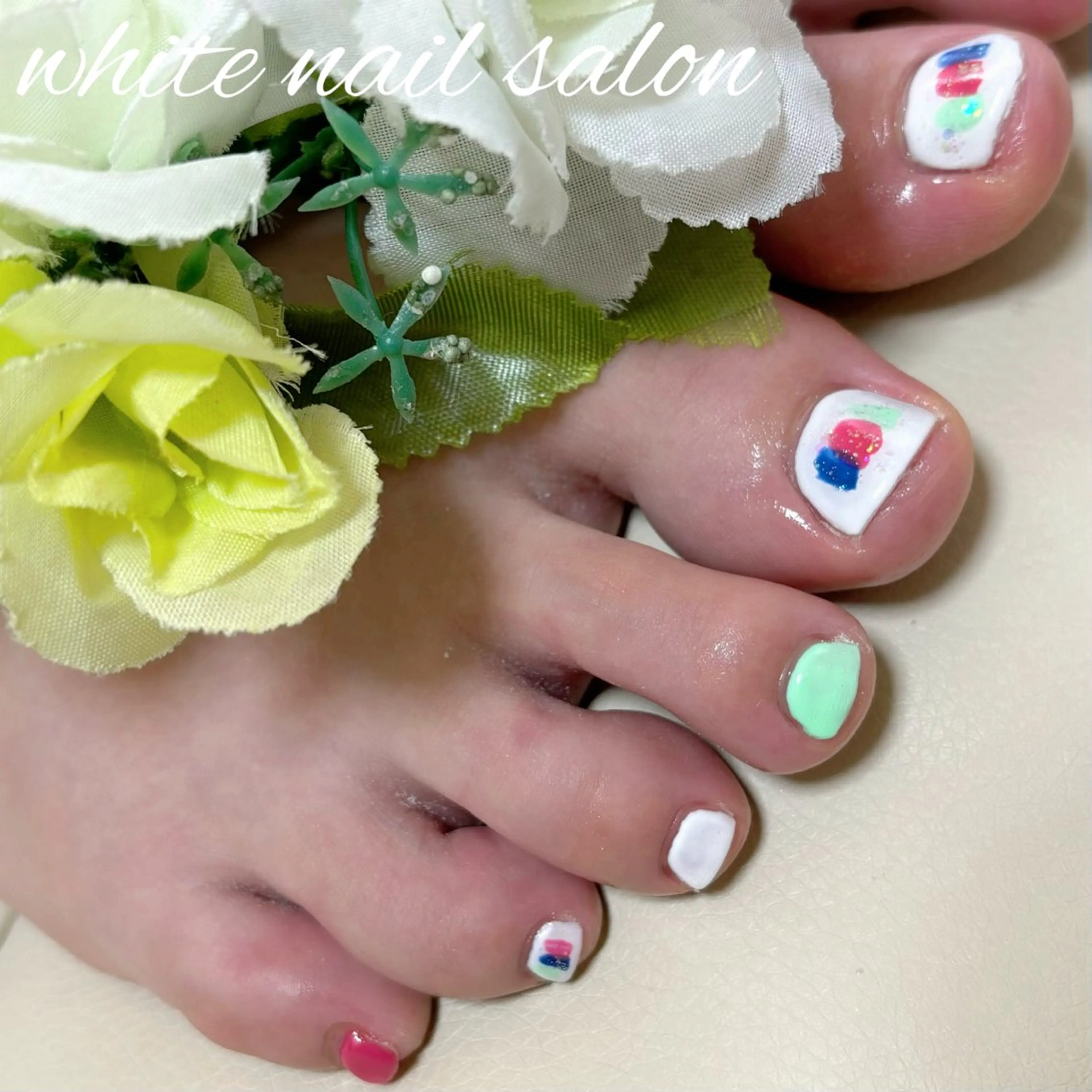 ネイル ホワイト フットネイル white nail salonのネイルデザイン