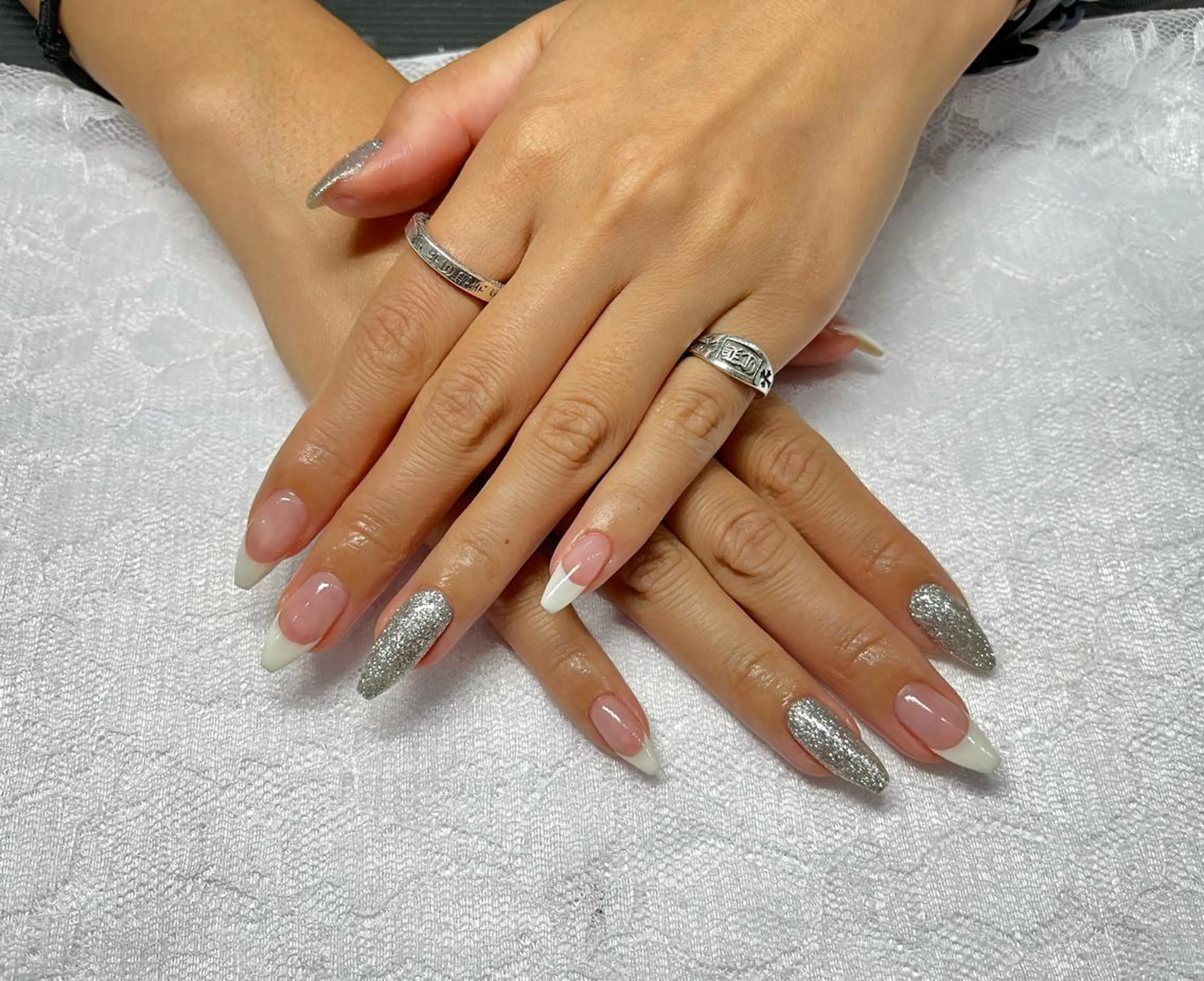 ネイル フレンチネイル ラメ(グリッター) ワンカラーネイル シルバー AngelCoco Tabataのネイルデザイン