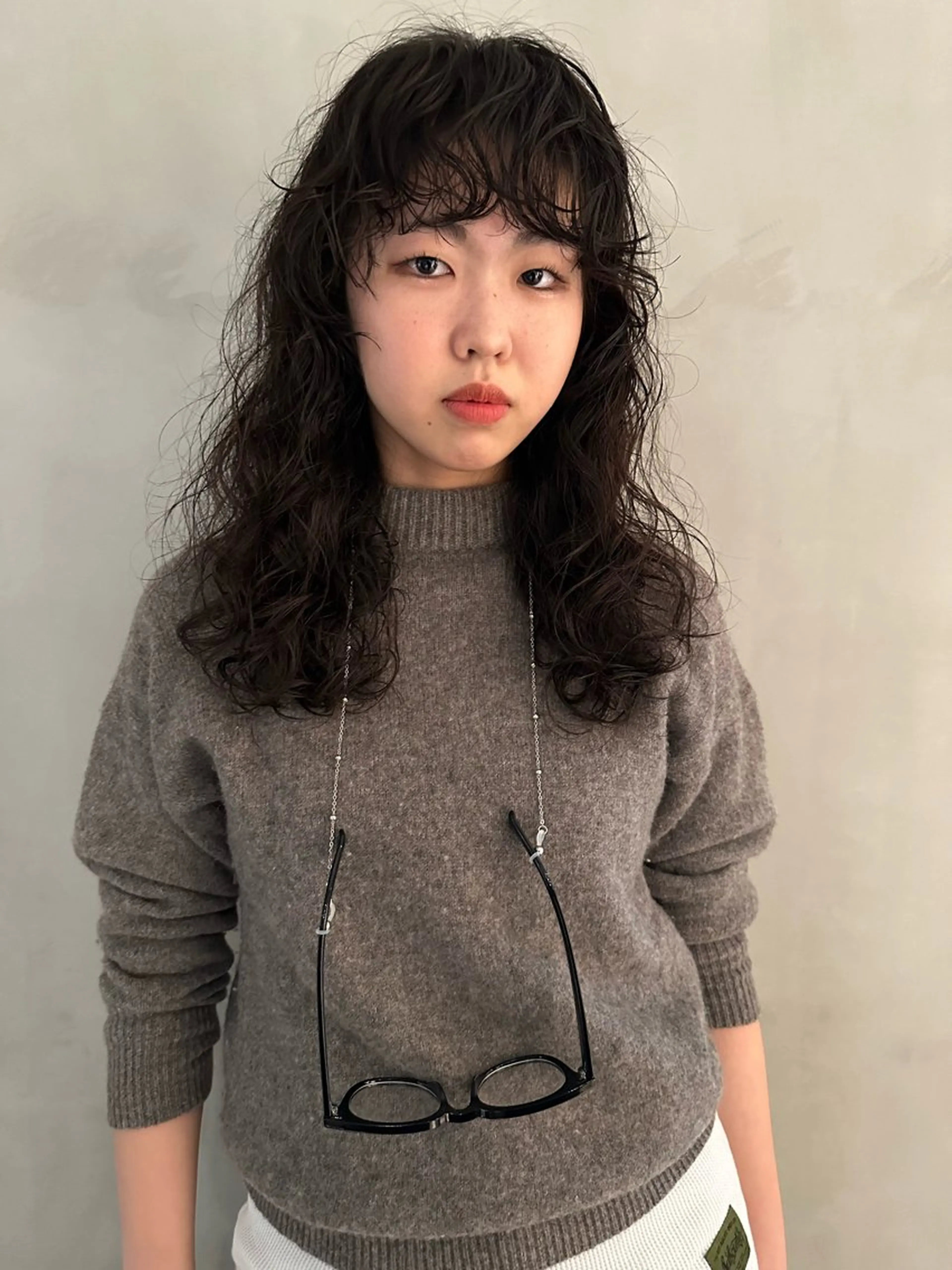 セミロング パーマ 瓜谷 亮磨のヘアスタイル