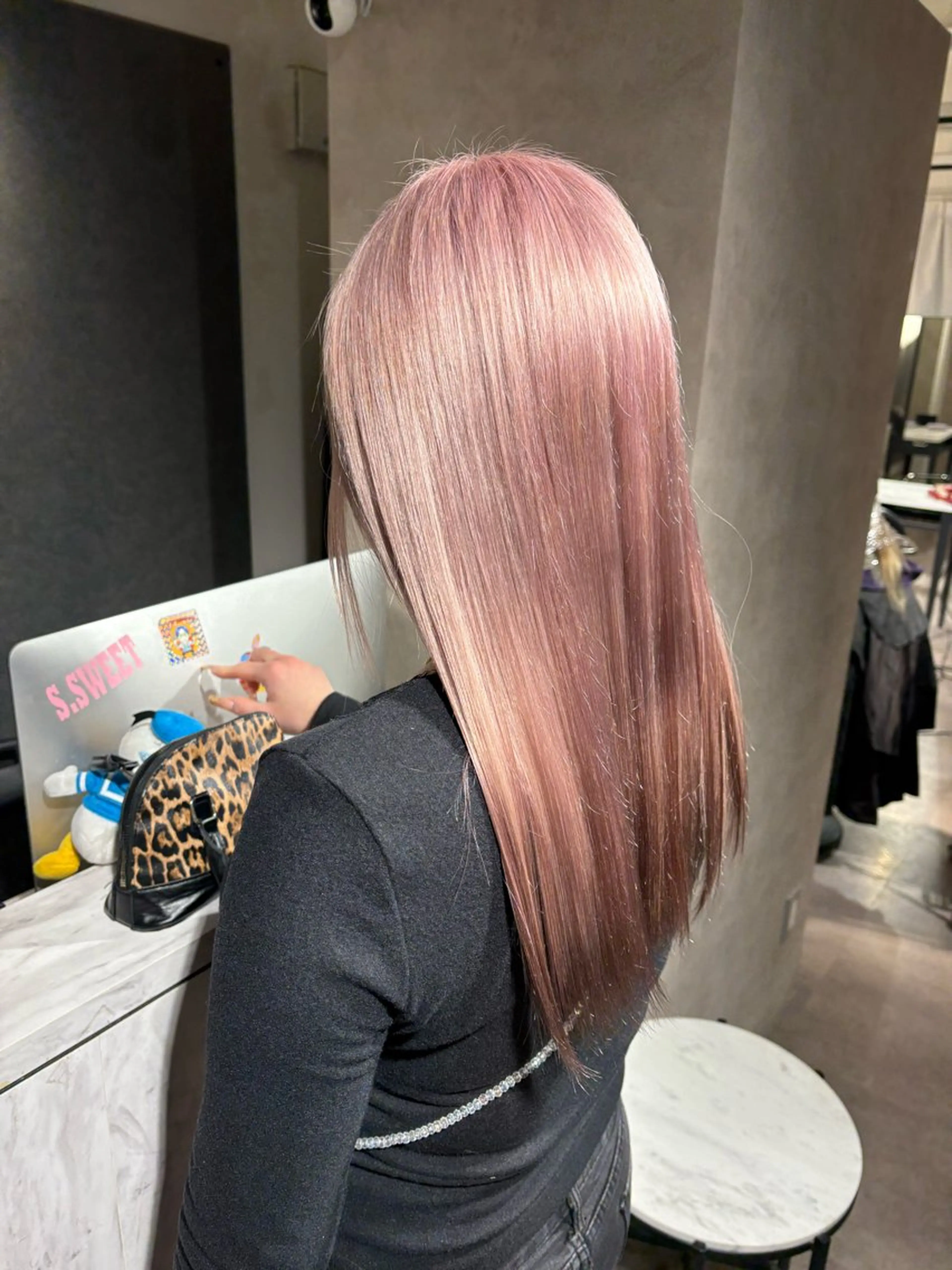 カラー ベージュカラー ピンクカラー ピンクベージュ カット ヘアカラー Seleneコウキ ブリーチ/ハイトーンのヘアスタイル