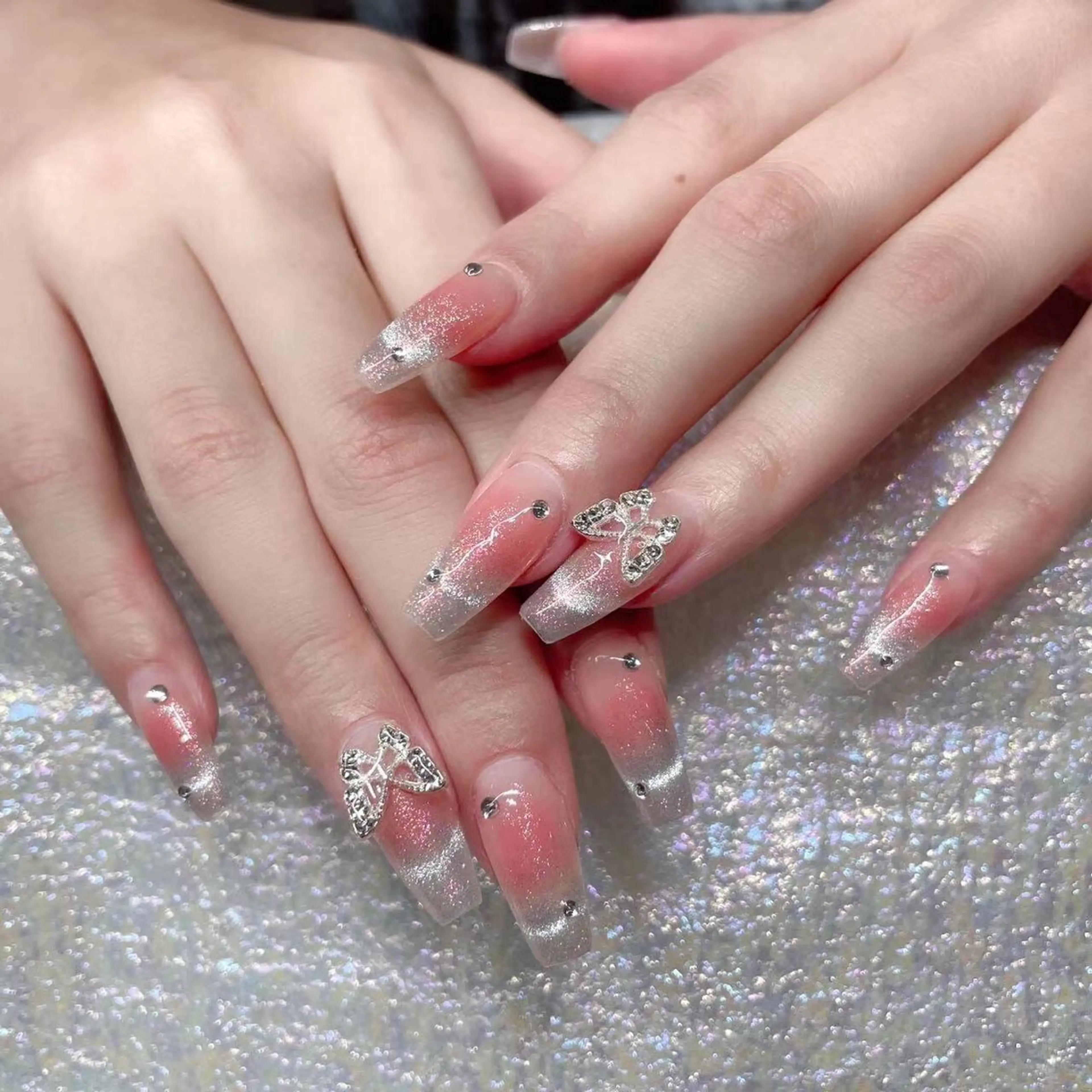 ネイル ハンドネイル Queens テイのネイルデザイン