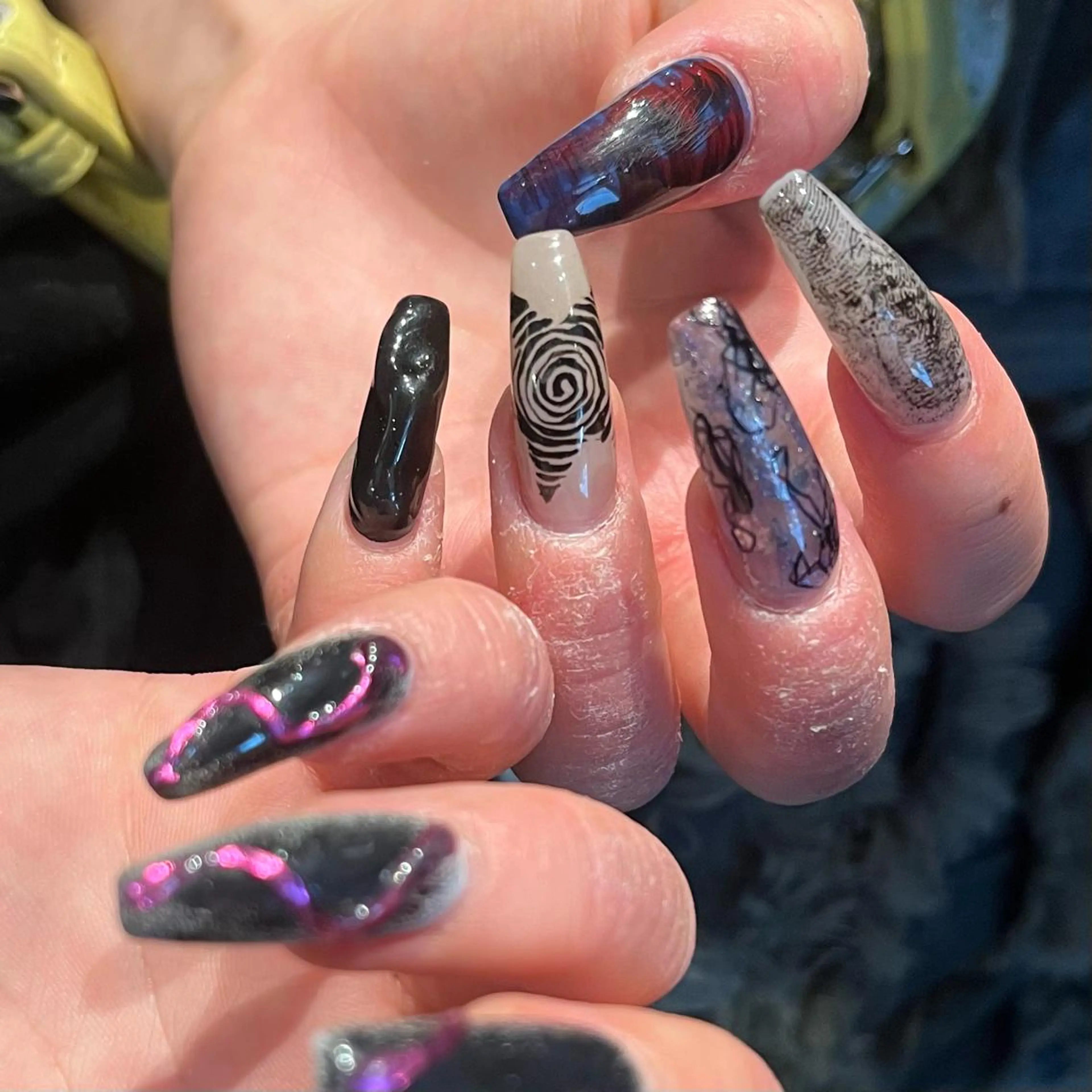 ネイル 🪐富島彩夏 /海外nail🪐のネイルデザイン