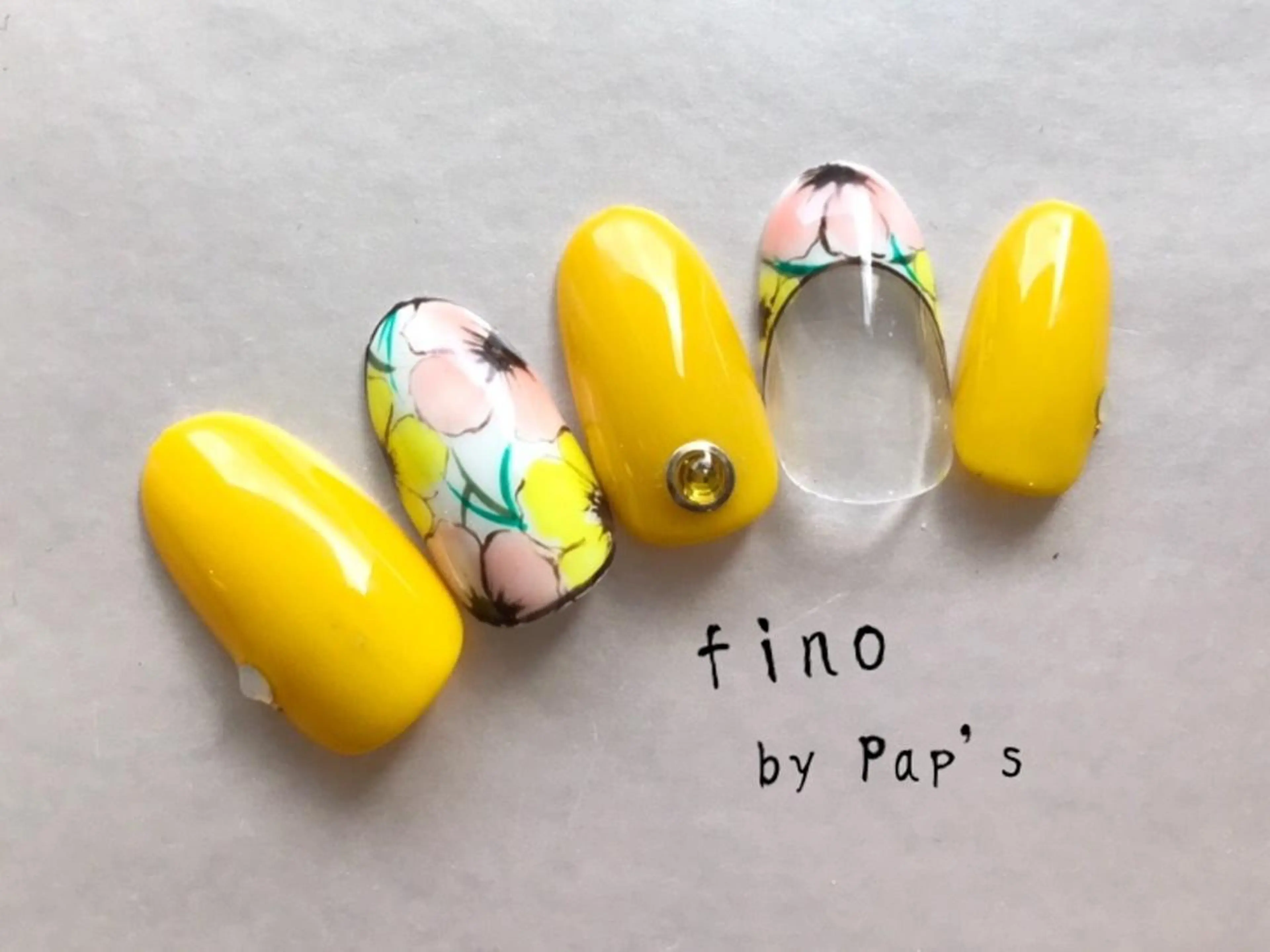 ネイル fino by Pap's所属・西畠 真由美のネイルデザイン