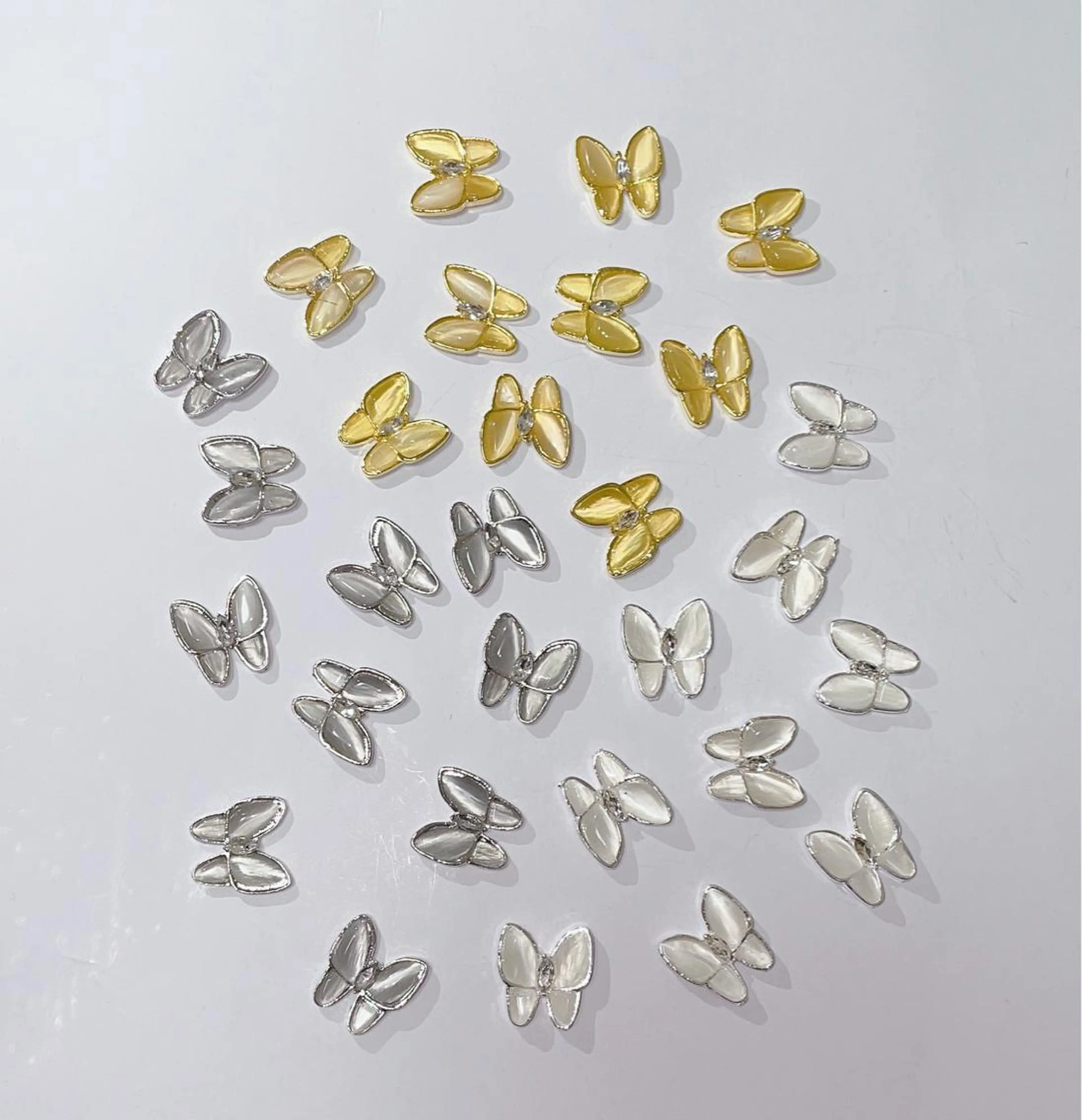 ネイル VIERU 🌈🎀💖のネイルデザイン