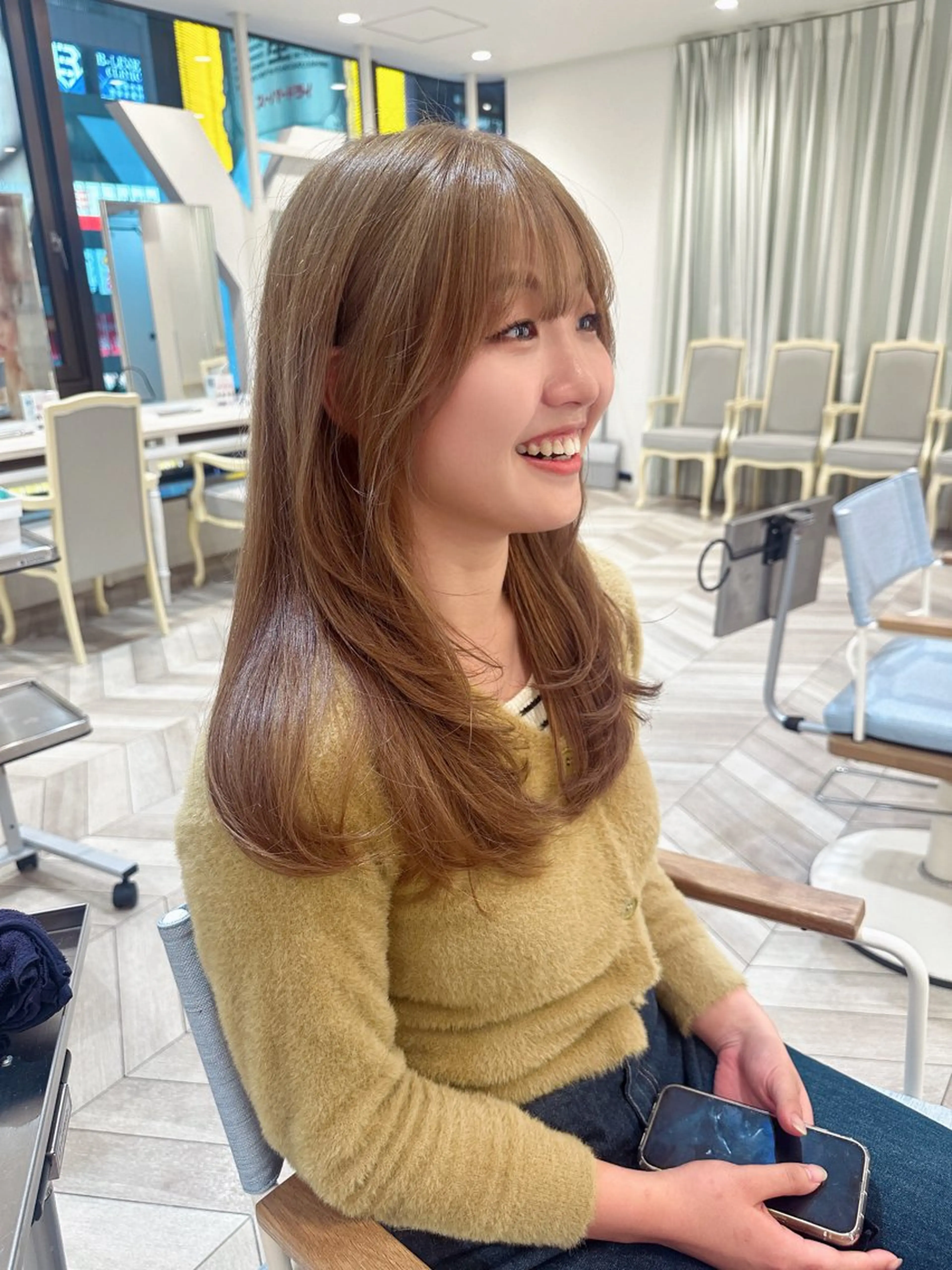 ロング カラー カット ヘアカラー ベージュ/インナー カラー🤍Rieのヘアスタイル