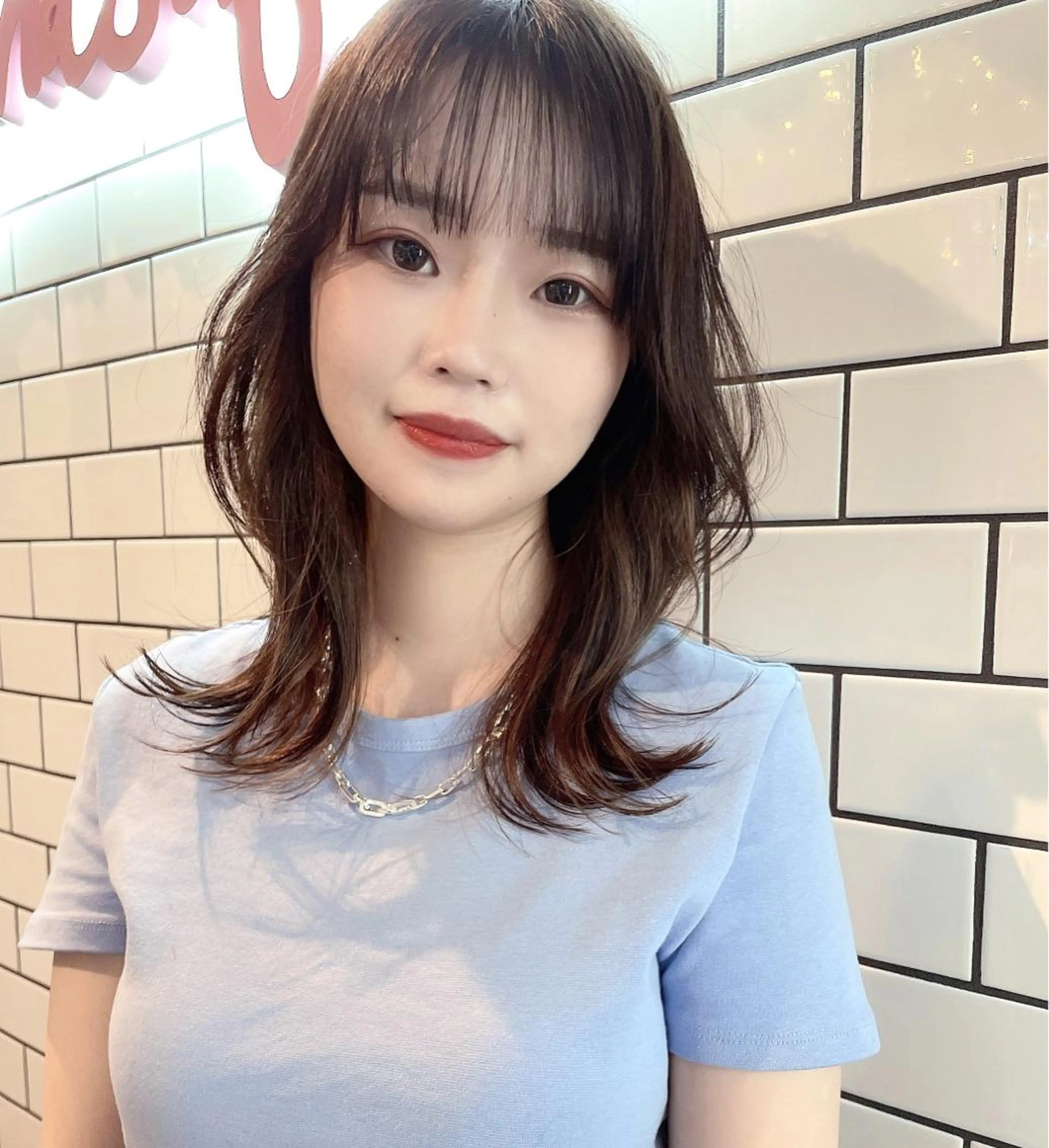 セミロング カラー ヘアアレンジ おくれ毛 ワンホンヘア 心斎橋/ブリーチ minamiのヘアスタイル