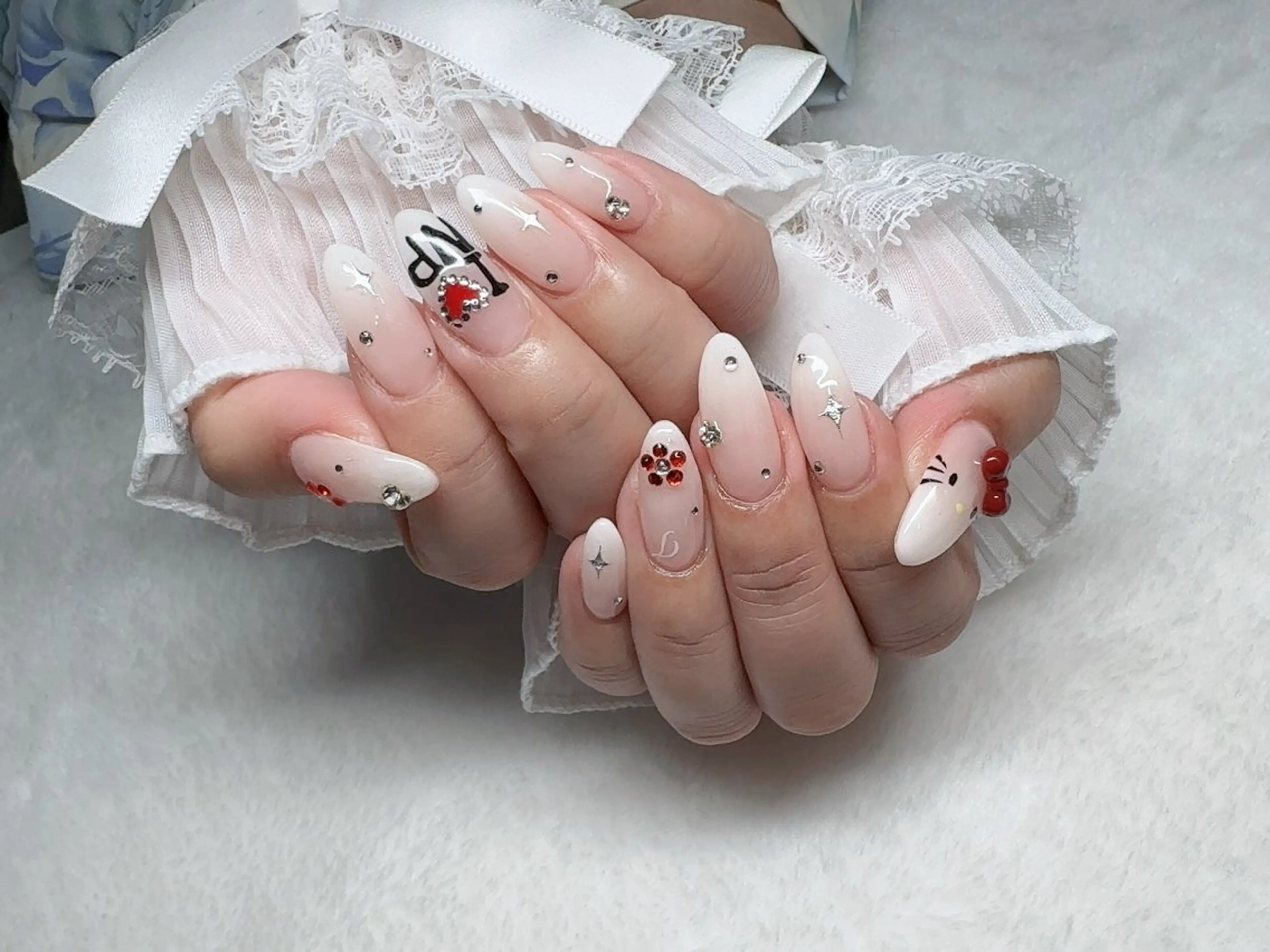 ネイル I-nailロング /ワンホン/キラキラのネイルデザイン