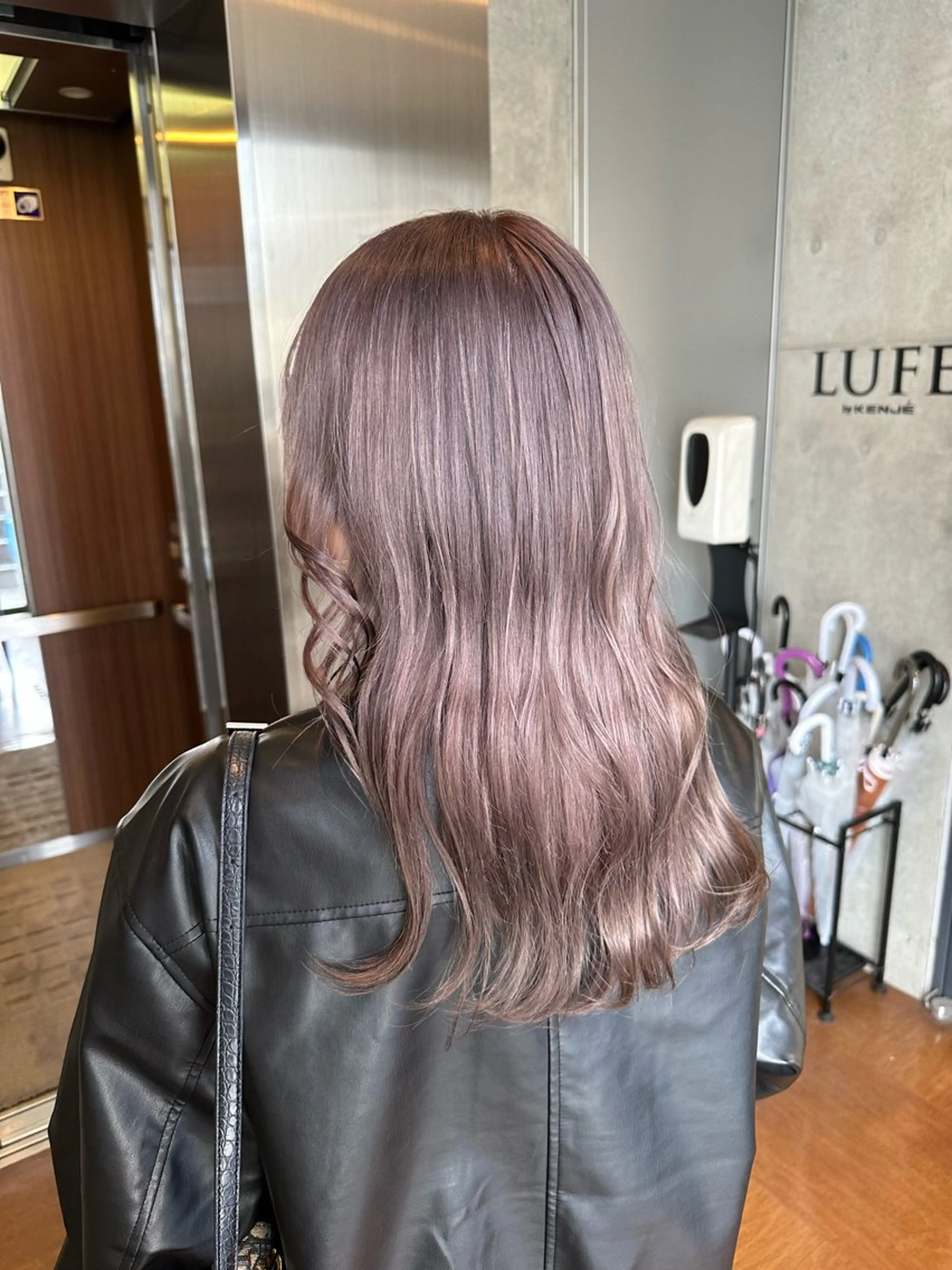 ミディアム ヘアカラー ︎🤎W color MIYU‎🤎のヘアスタイル