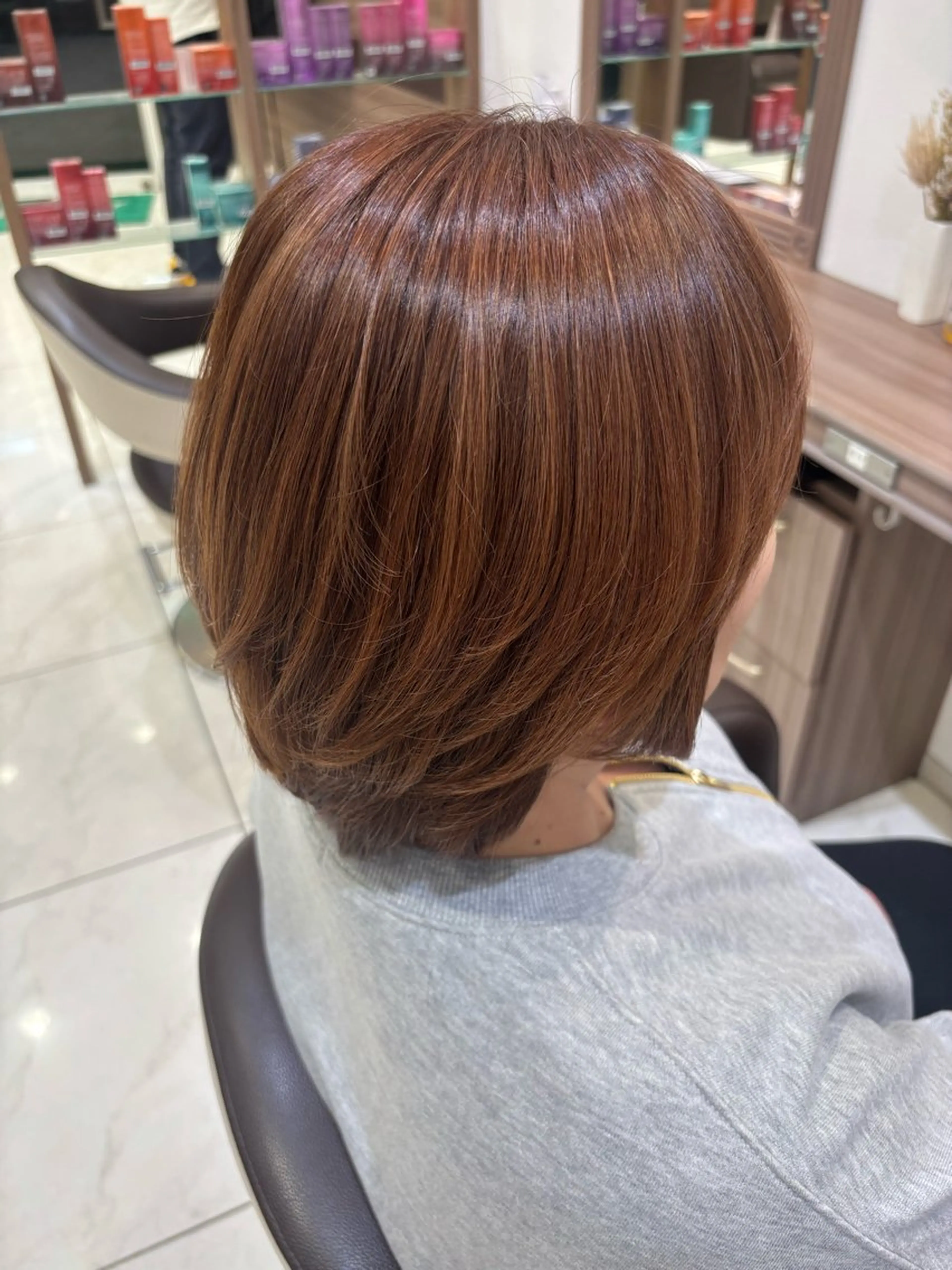 カット+脱白髪染めハイライト+オンカラーの写真