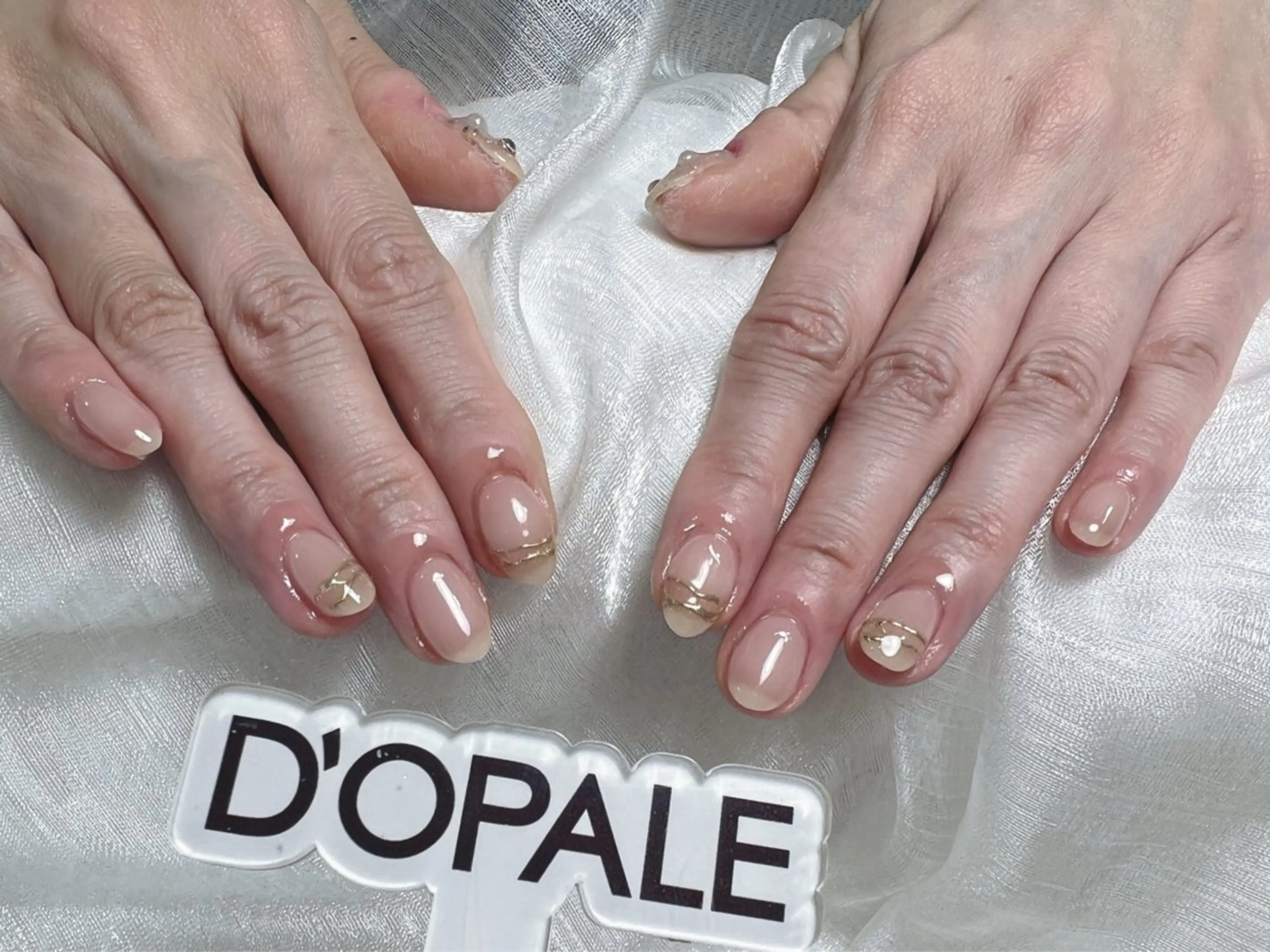 ネイル ジェルネイル グラデーション 韓国ネイル ミラーネイル 夏ネイル ハンドネイル D‘OPALEサロン所属・長さ出し専門店 上野kkのネイルデザイン