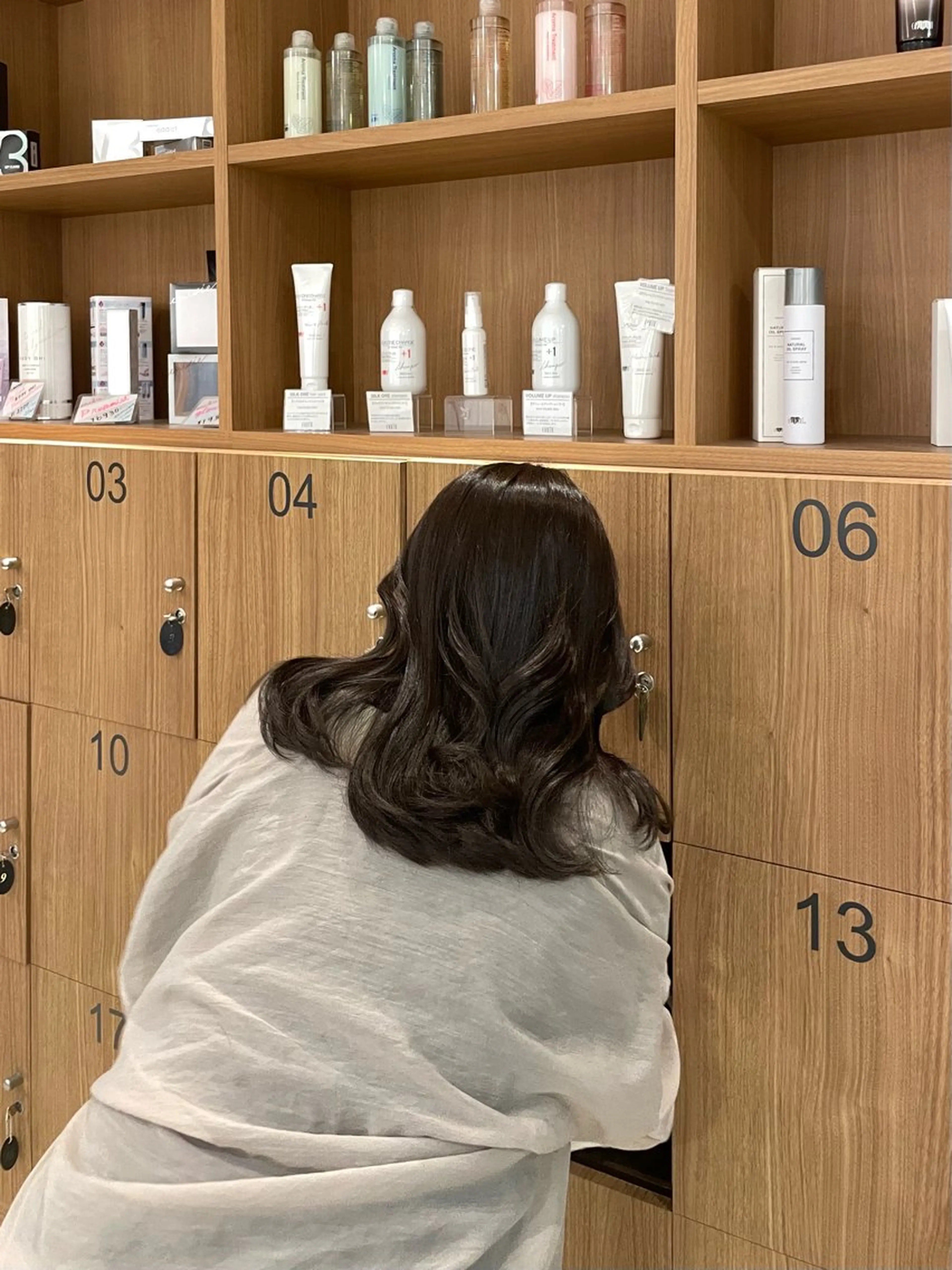 セミロング カラー 透明感カラー オリーブカラー 平井 真由のヘアスタイル