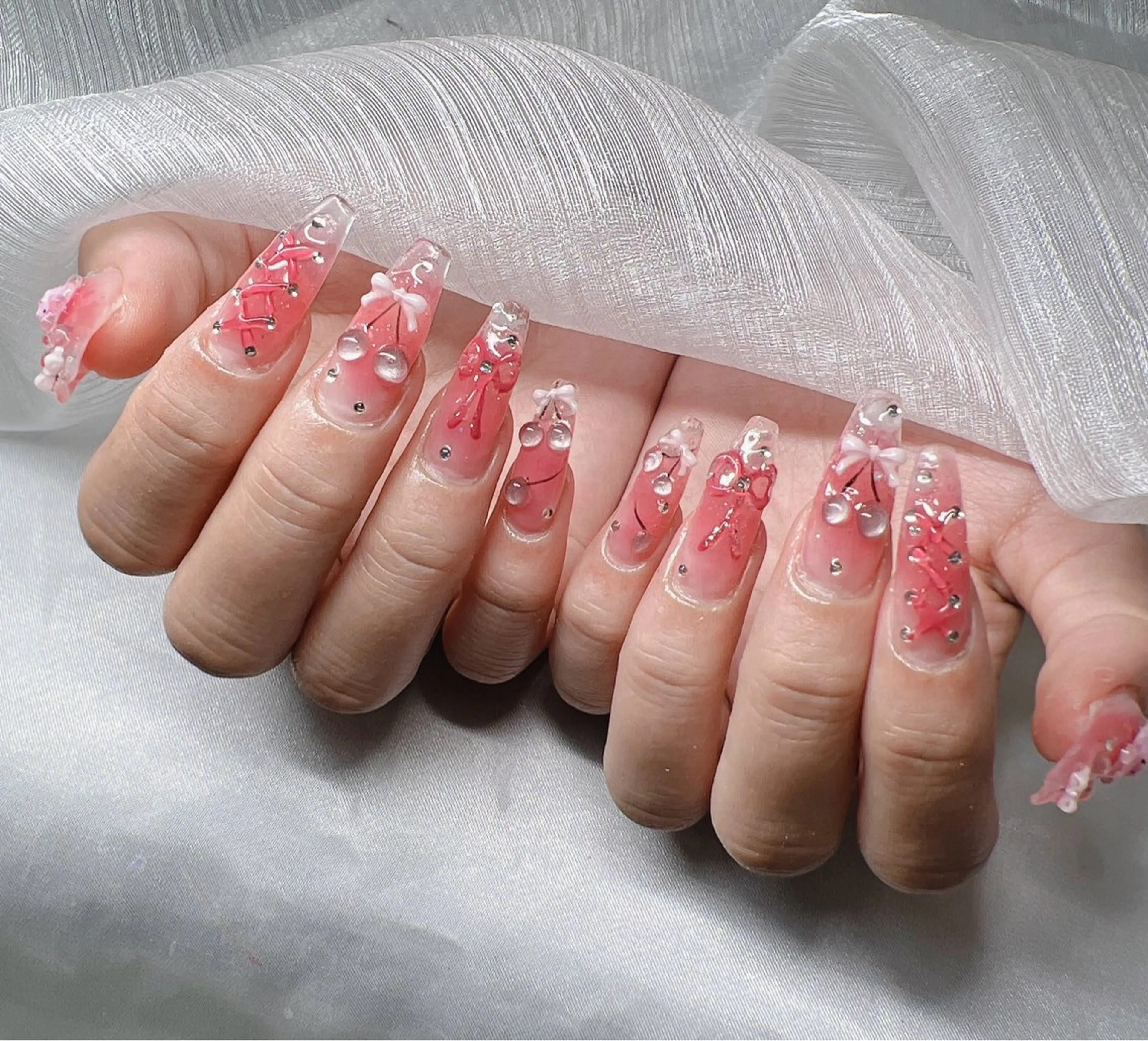 ネイル 長さ出し グラデーション 卒業式 キラキラネイル マグネットネイル ハンドネイル Lee Nailsのネイルデザイン