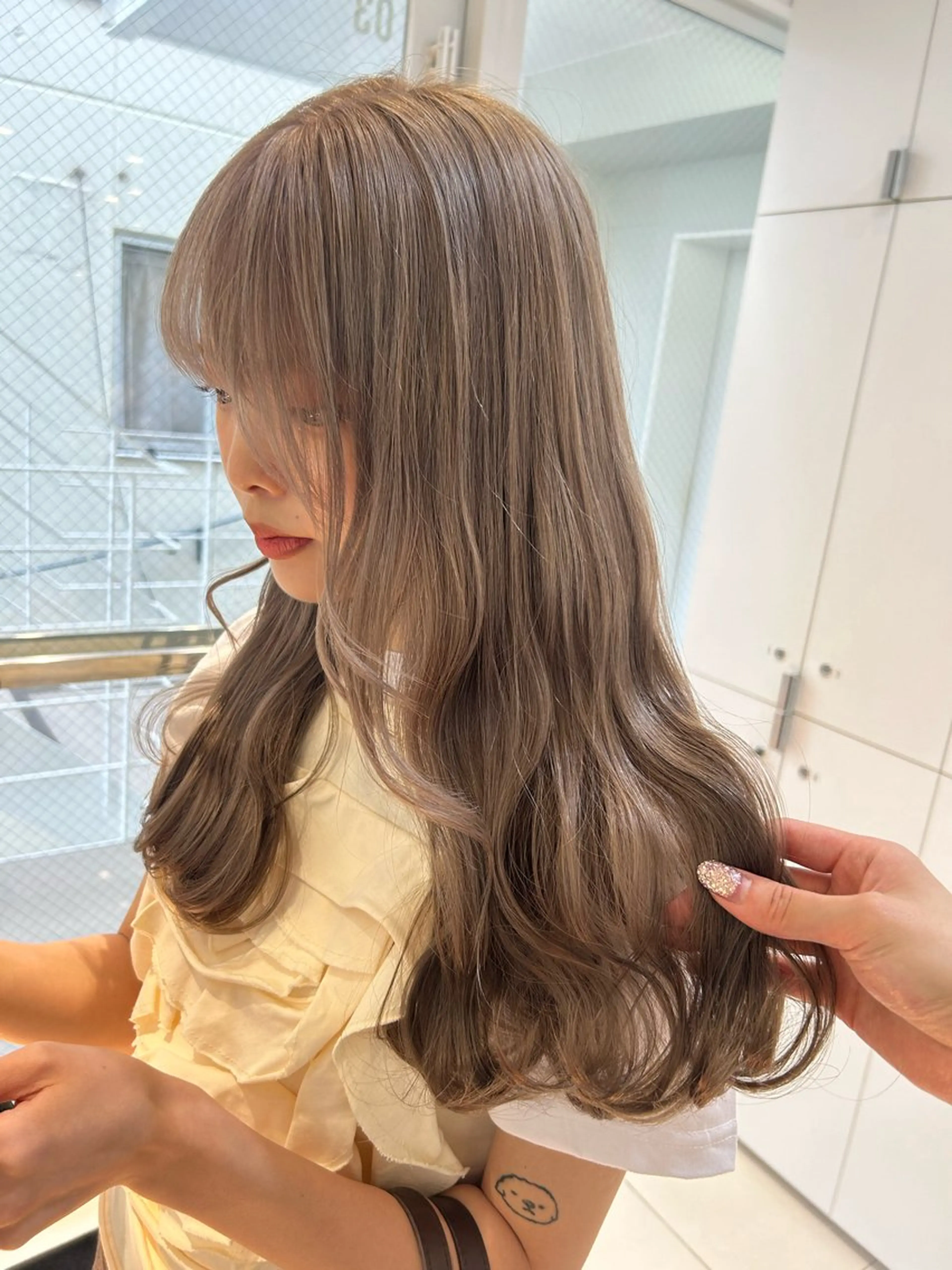 ロング カラー ヘアアレンジ グレージュ ミルクティーグレージュ 《暖色/韓国hair 》🇰🇷桑原ユキネのヘアスタイル