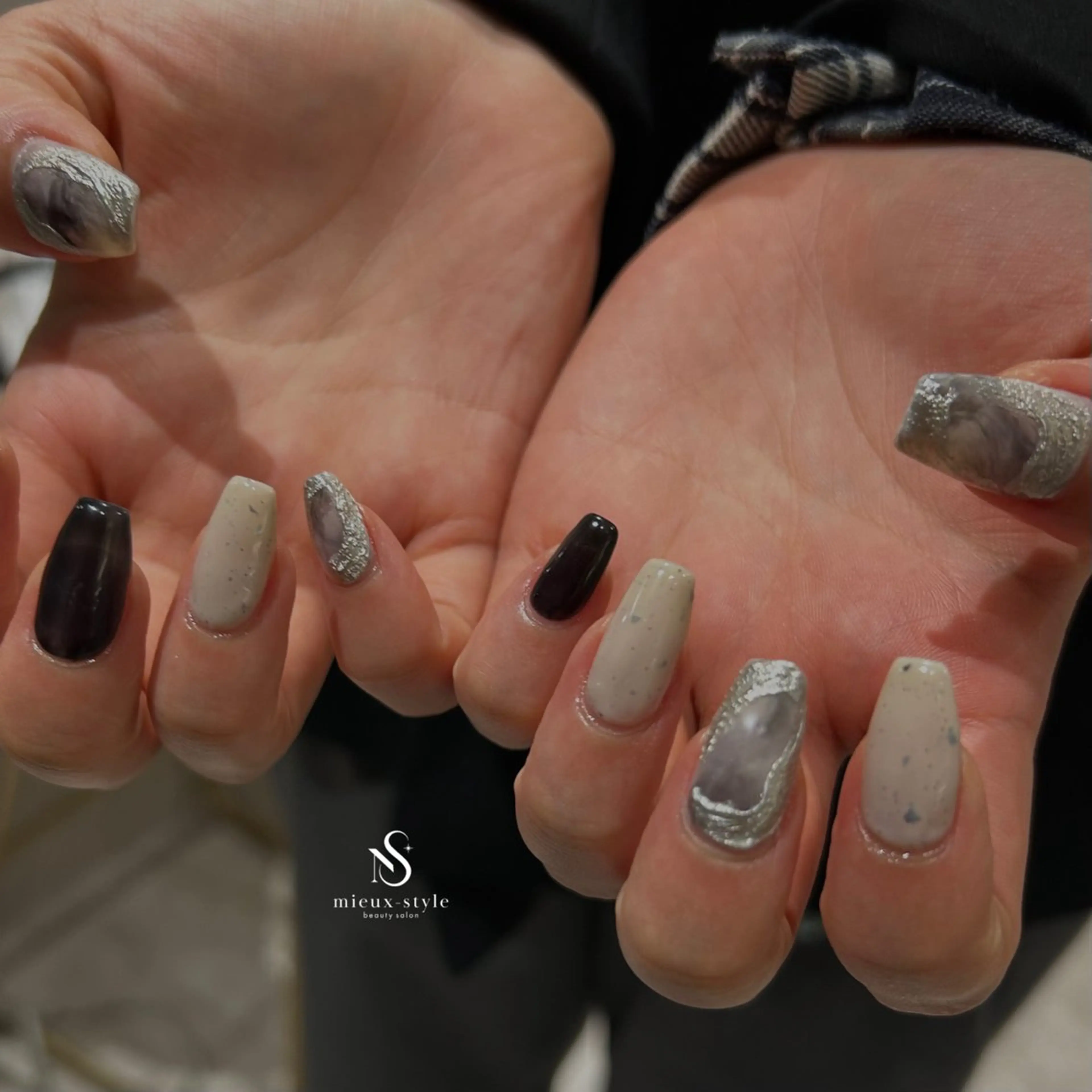 ネイル ハンドネイル 前田 梨緒のネイルデザイン