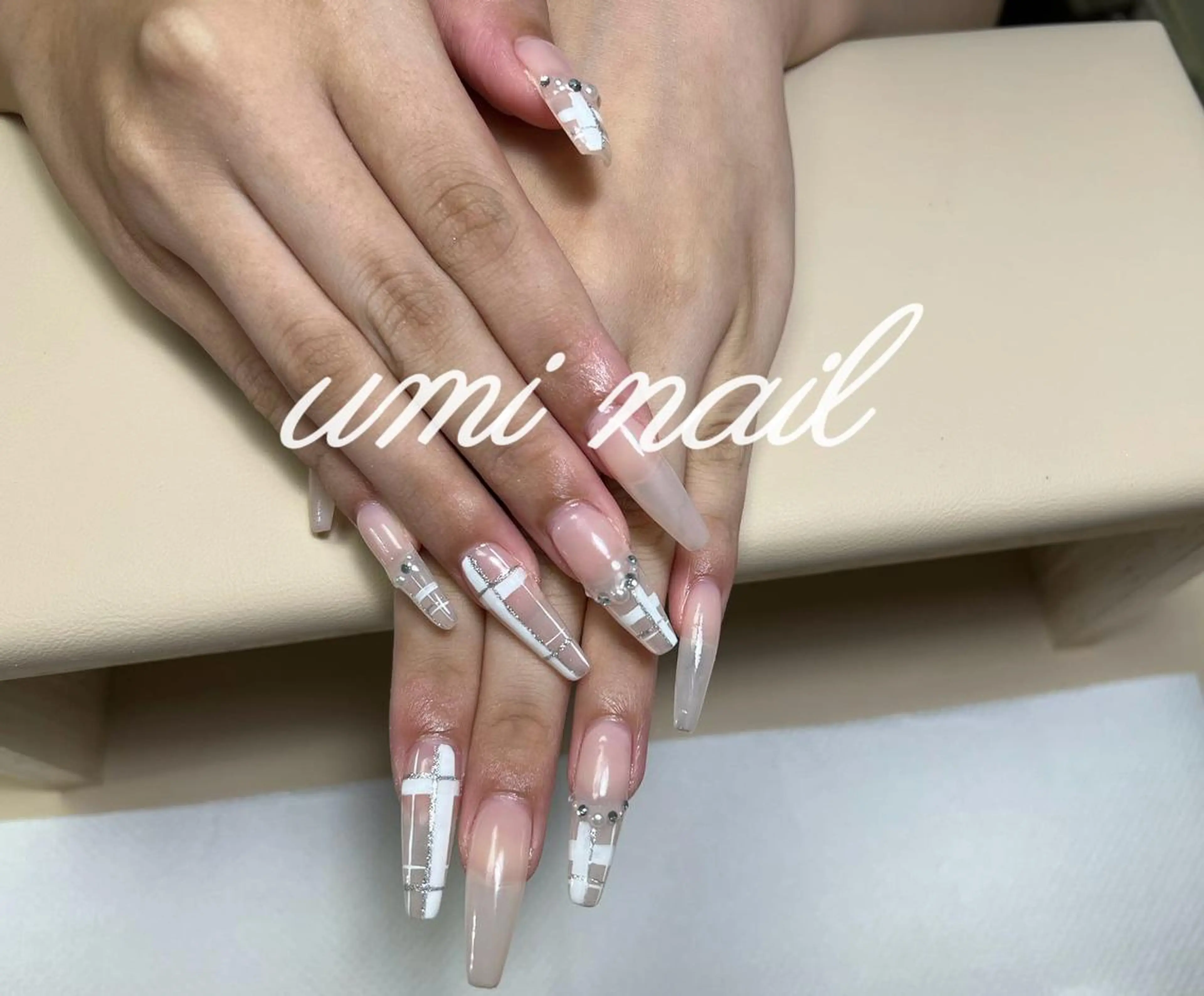 ネイル アートネイル ジェルネイル グラデーション キラキラネイル 韓国ネイル ハンドネイル ハンドケア LUXE NAIL SALONのネイルデザイン