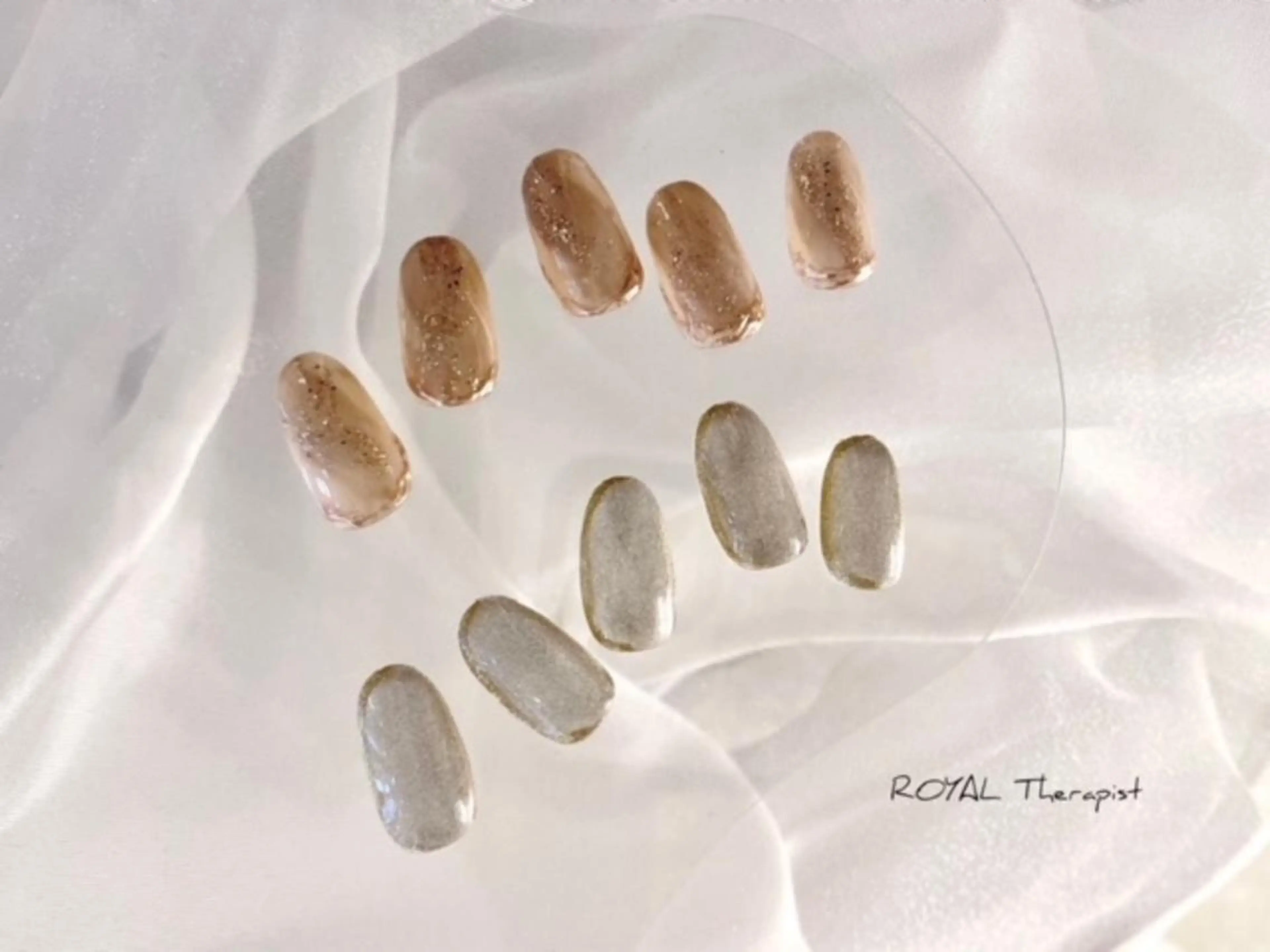 ネイル 【尾下】 ロイヤル•セラピストのネイルデザイン