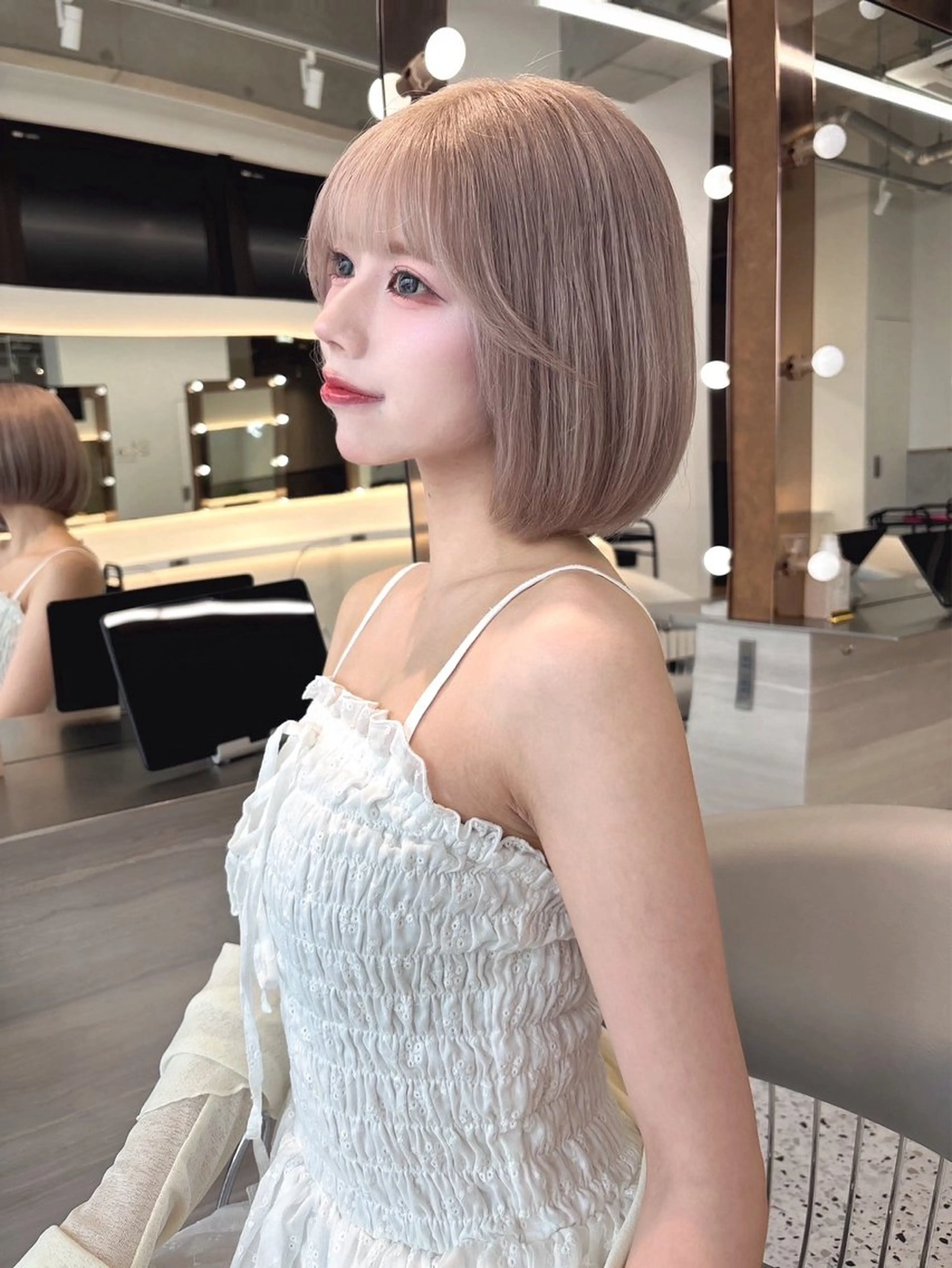ショート カラー カット ヘアカラー トリートメント Lond Le'a /ハイトーンカラーのヘアスタイル