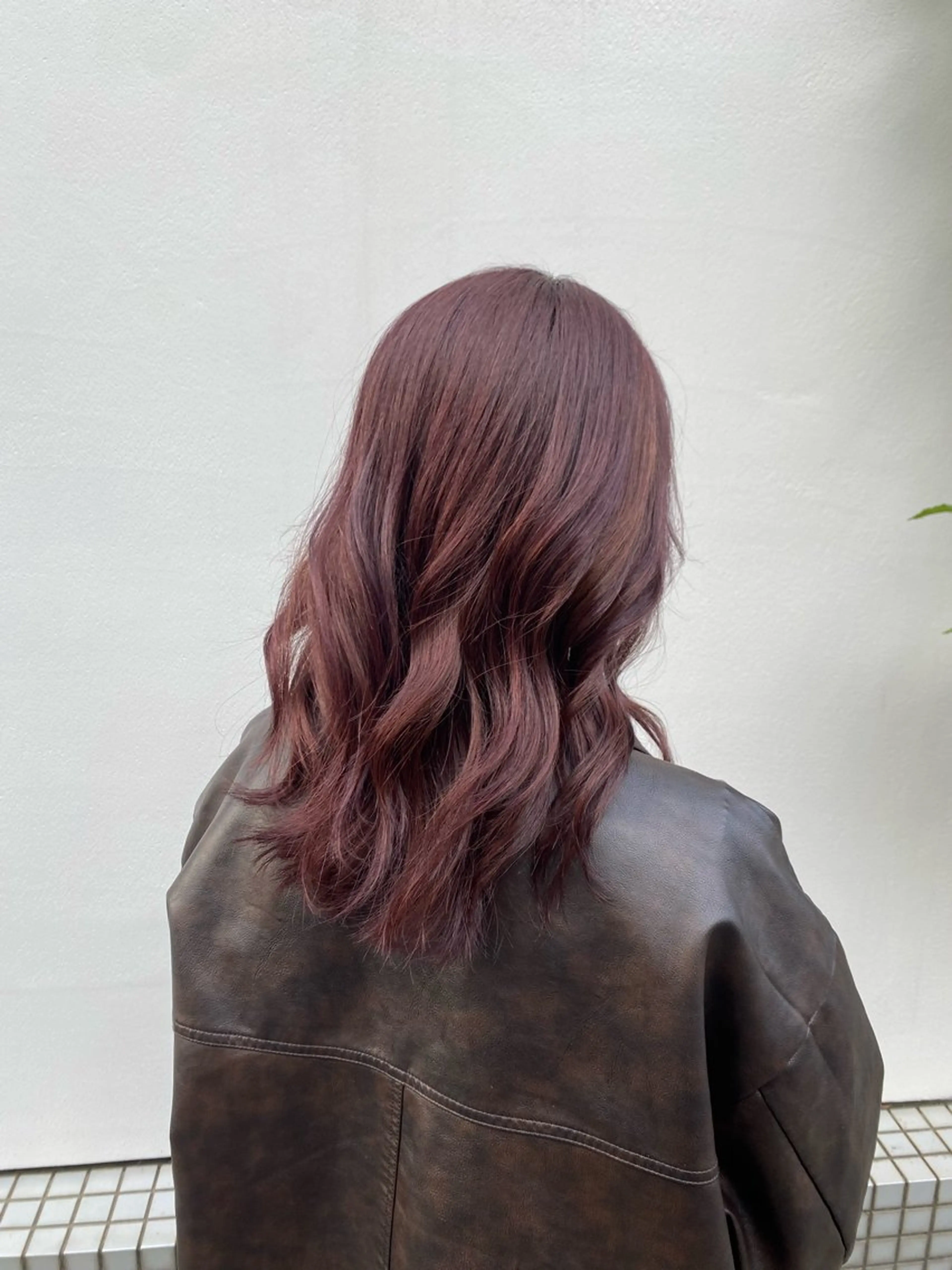 セミロング カラー 越後 匡貴のヘアスタイル