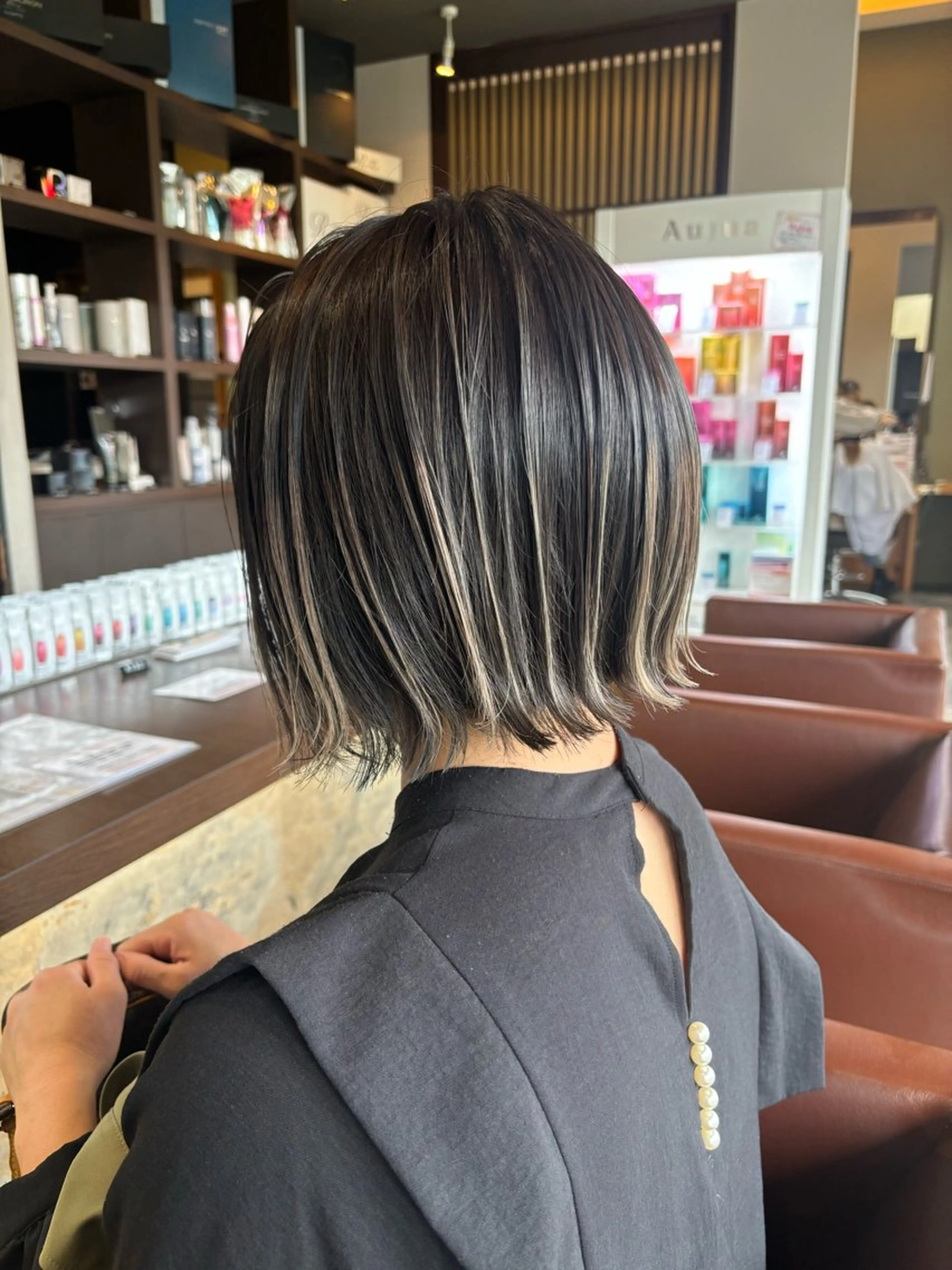 カット＋ハイライトカラー(ブリーチ)の写真