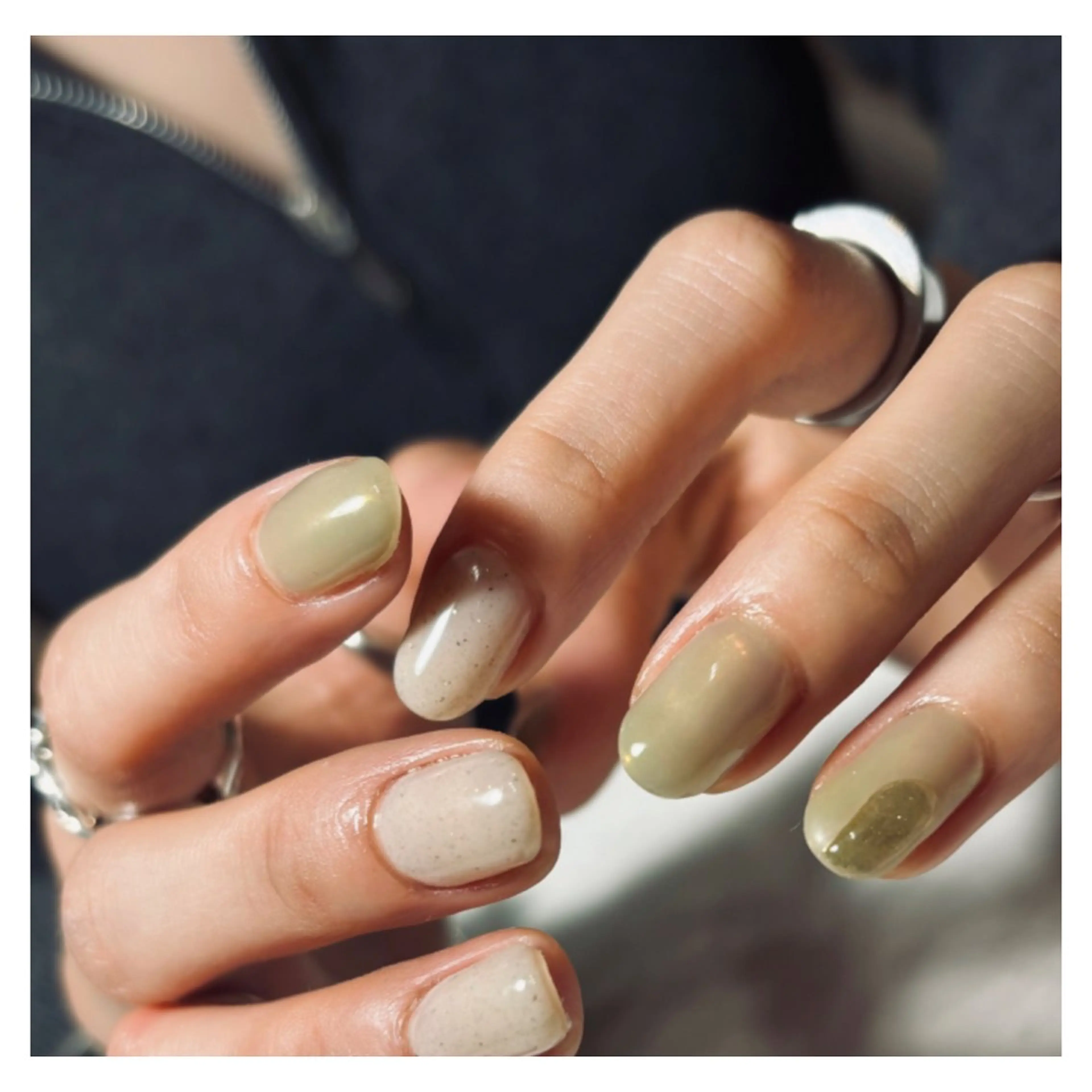 ネイル グリーン 持ち込み 春ネイル ハンドネイル Elio所属・Elio 国泰寺のネイルデザイン