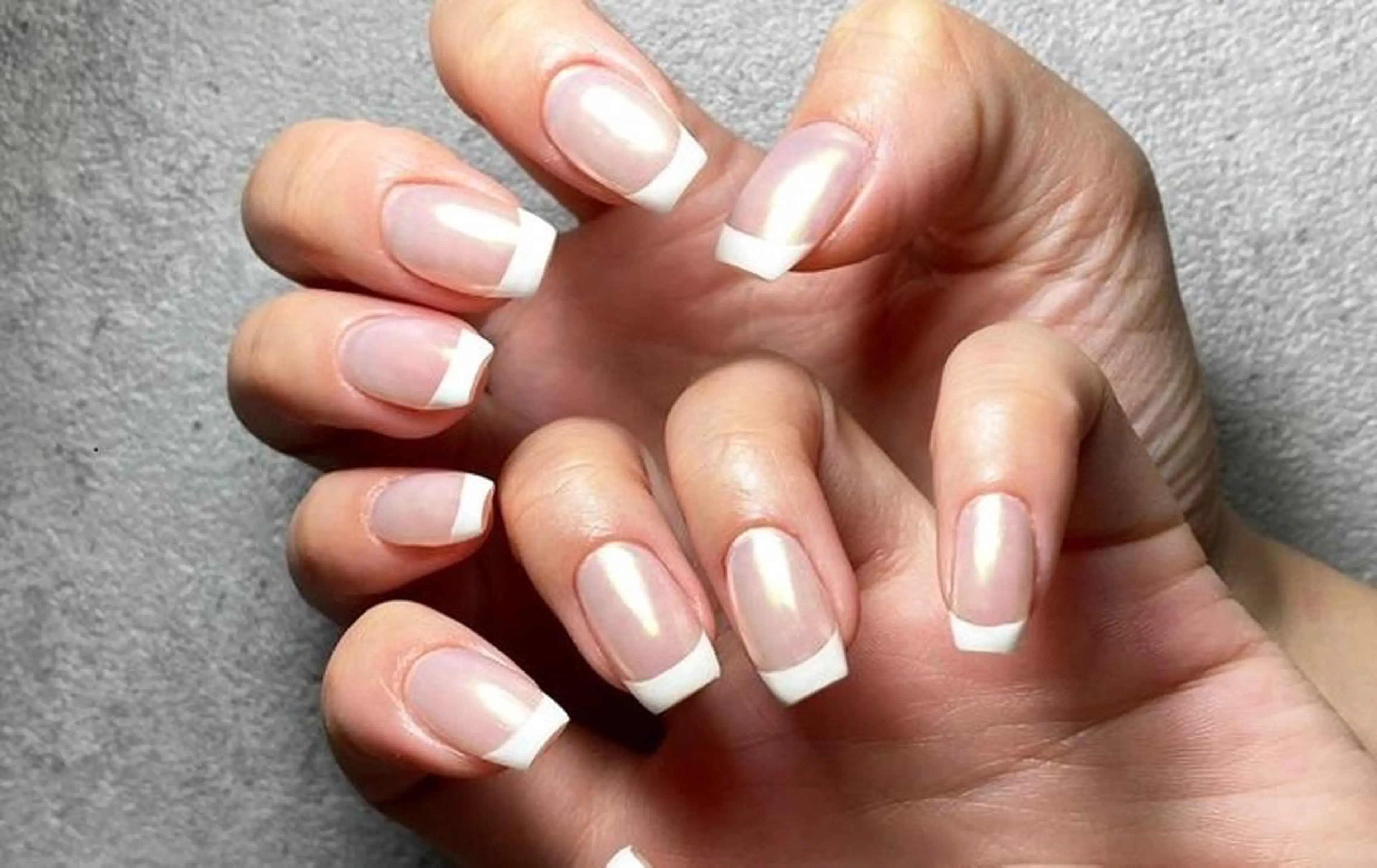 ネイル フレンチネイル ハンドネイル 小濵 かのんのネイルデザイン