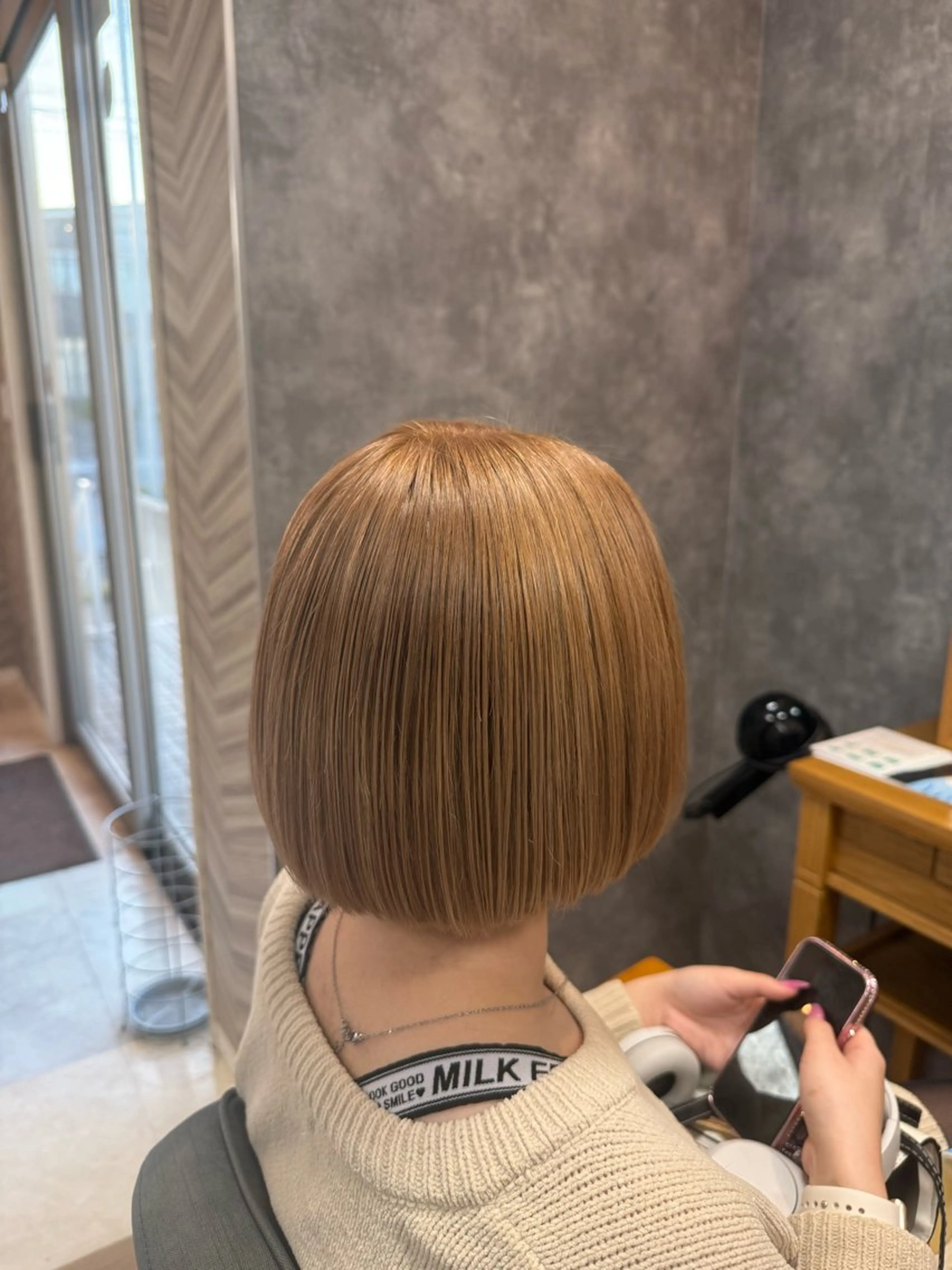 カット＋カラー＋全体ブリーチの写真