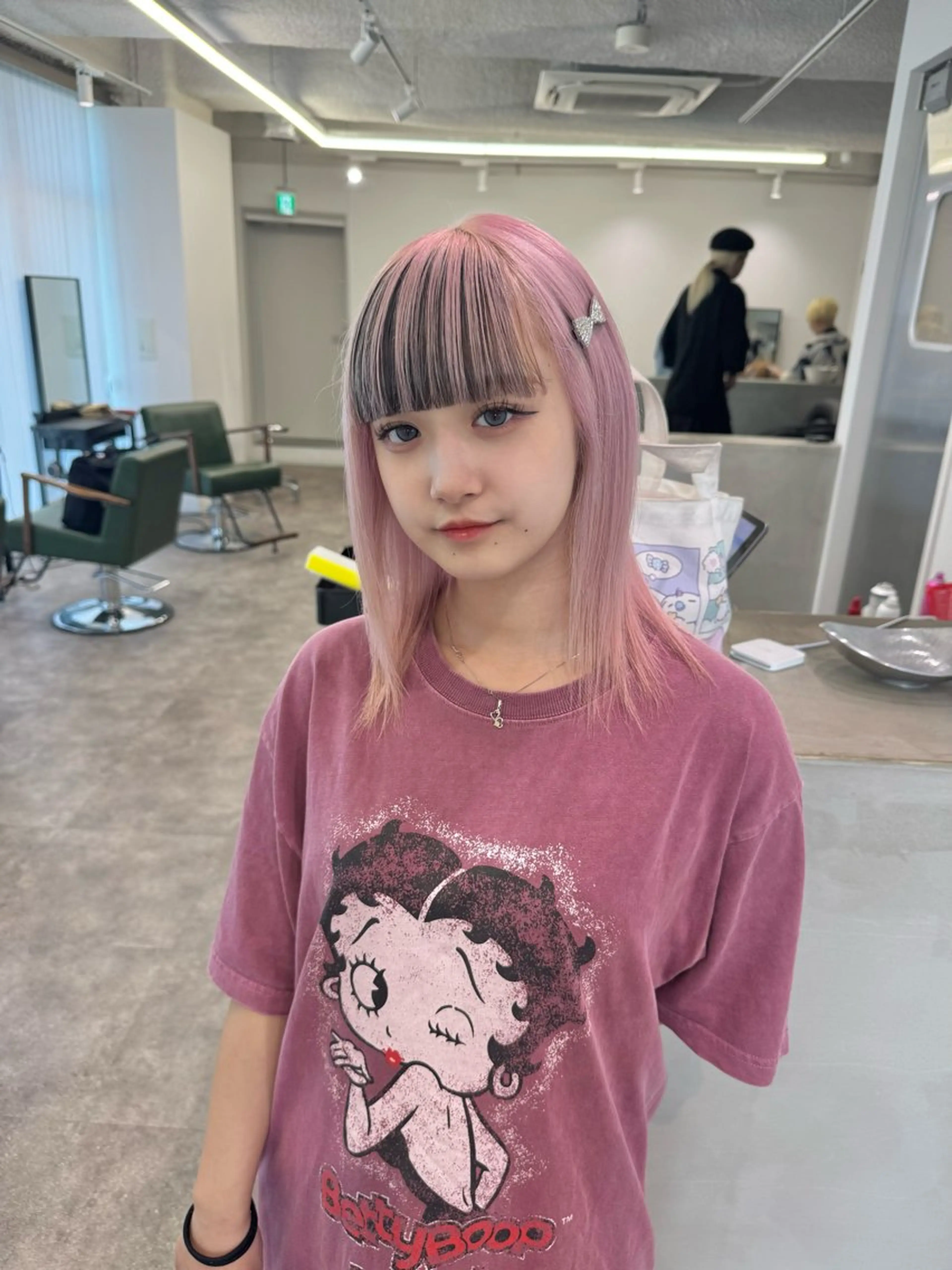 ミディアム ヘアカラー ハイトーン/ピンク カラー/めい🎀のヘアスタイル