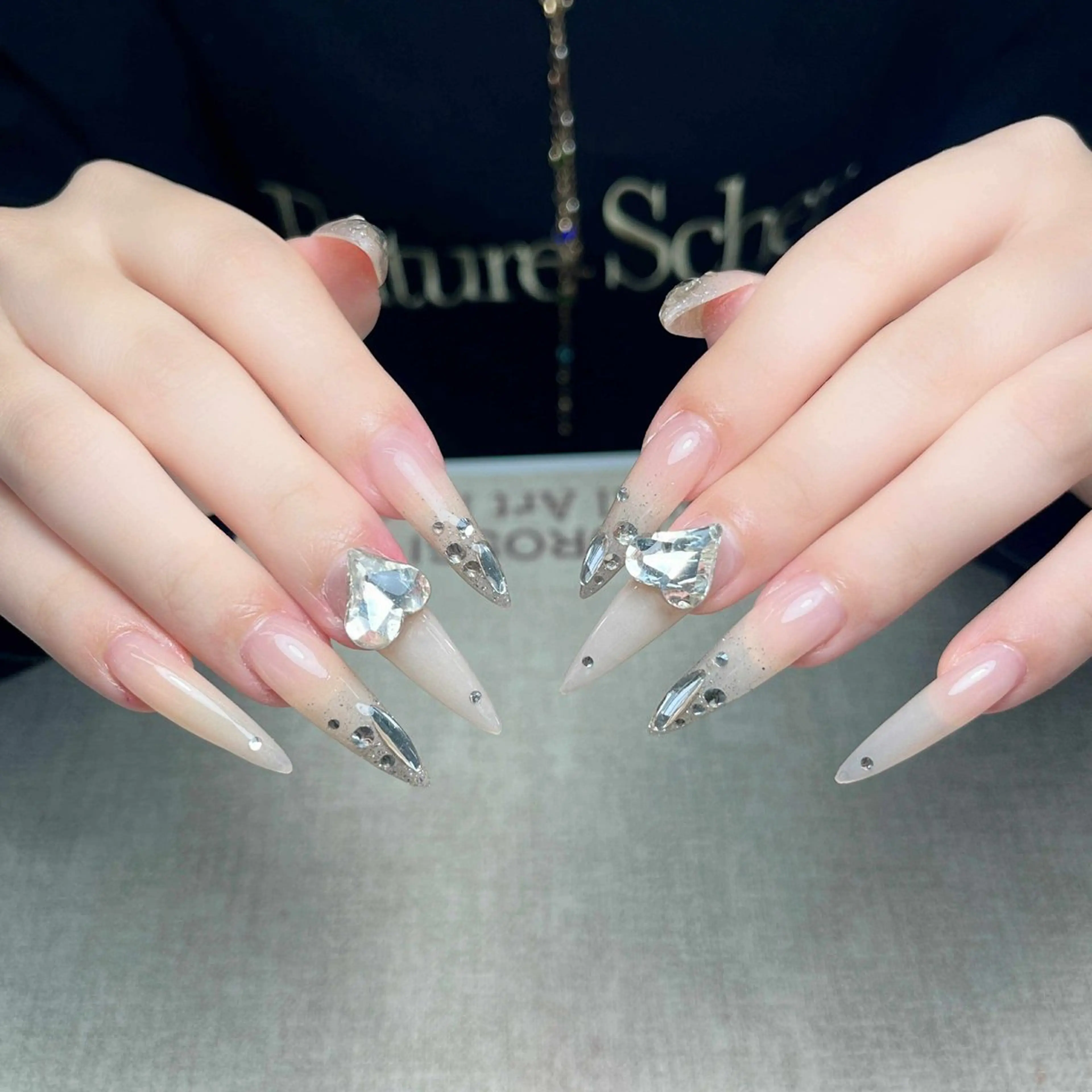 ネイル ハンドネイル ハンドケア いちご chan novaのネイルデザイン