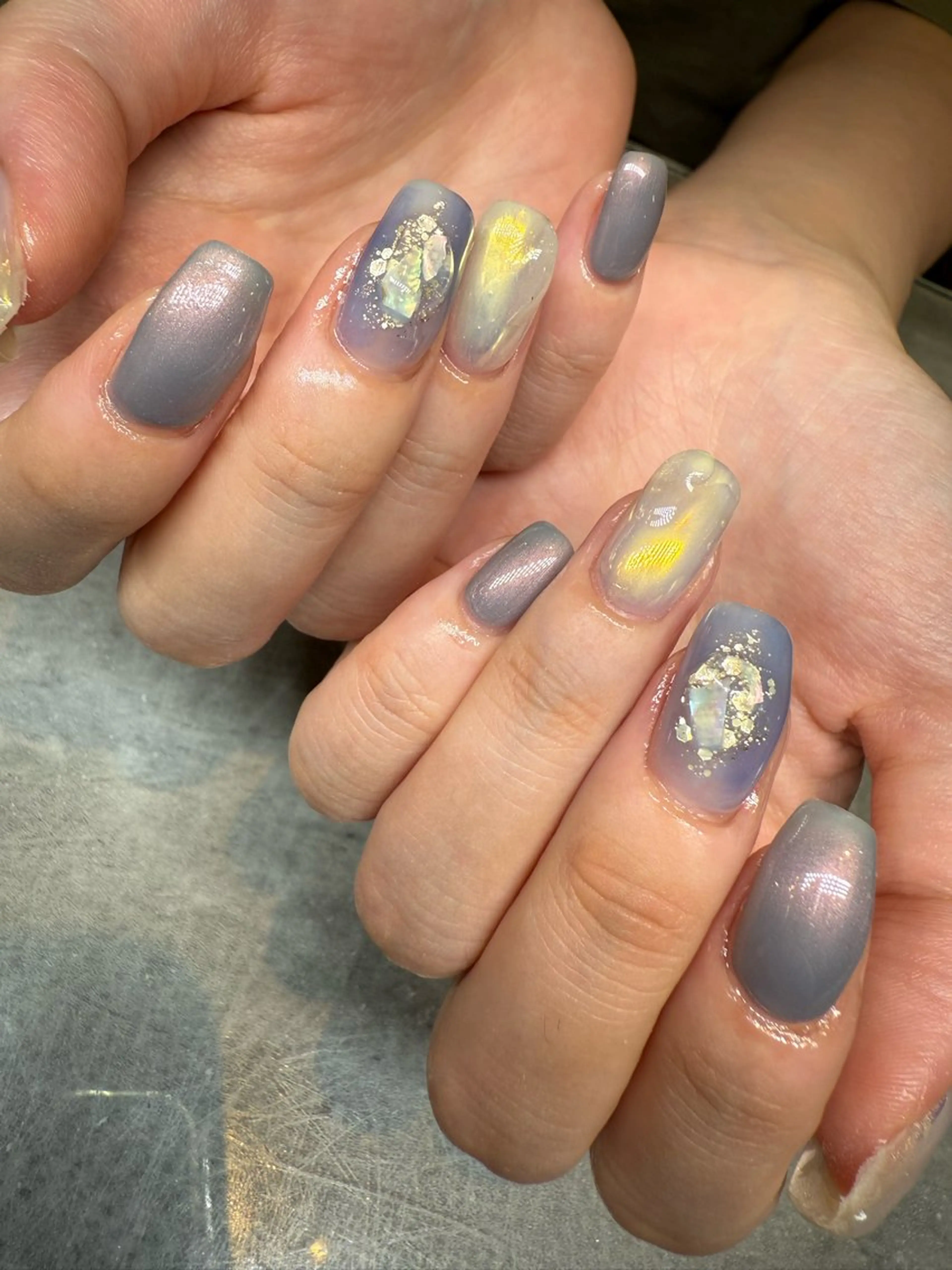 カラー Apsaras putihのネイルデザイン