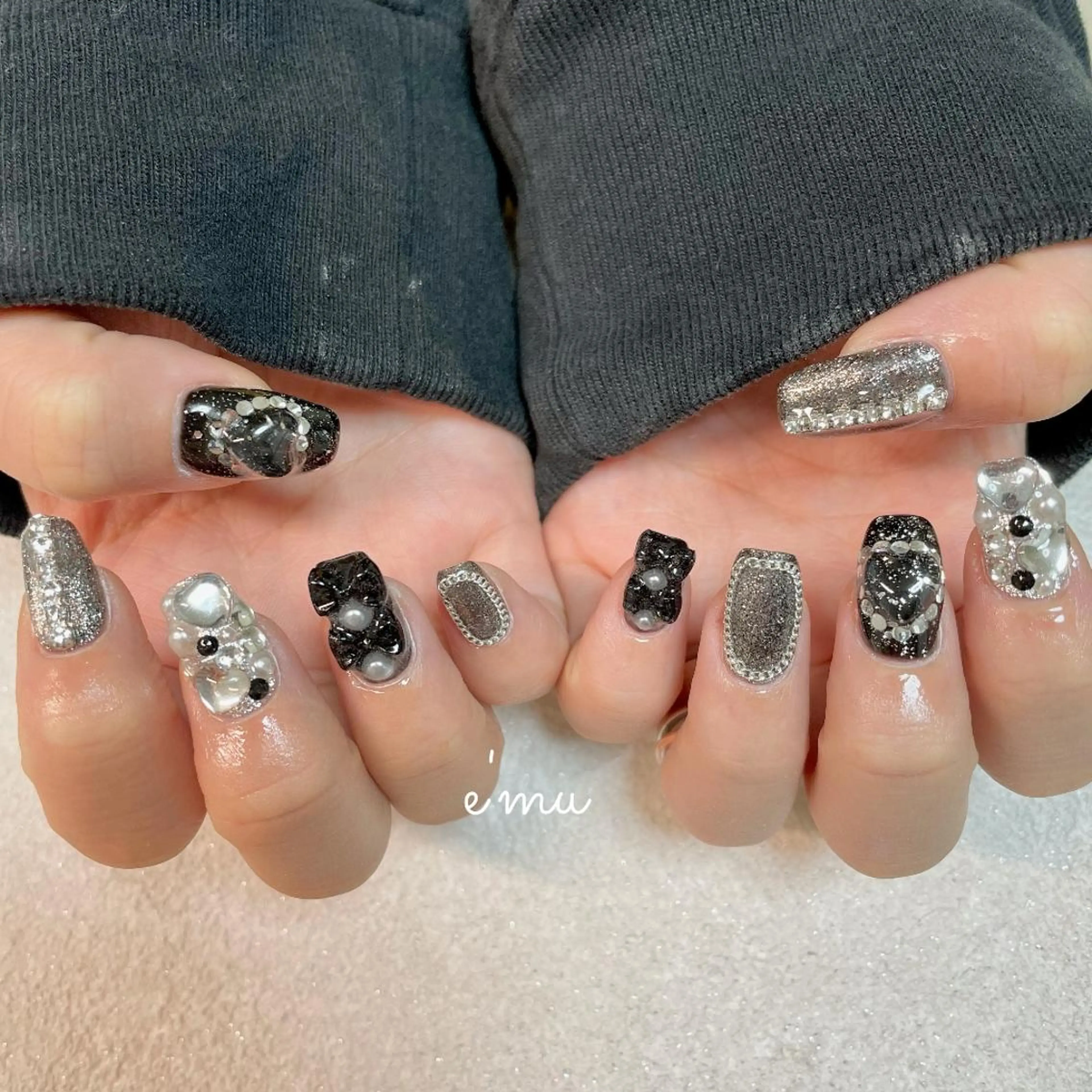 ネイル キラキラネイル 韓国ネイル nail salon e'mu💐のネイルデザイン