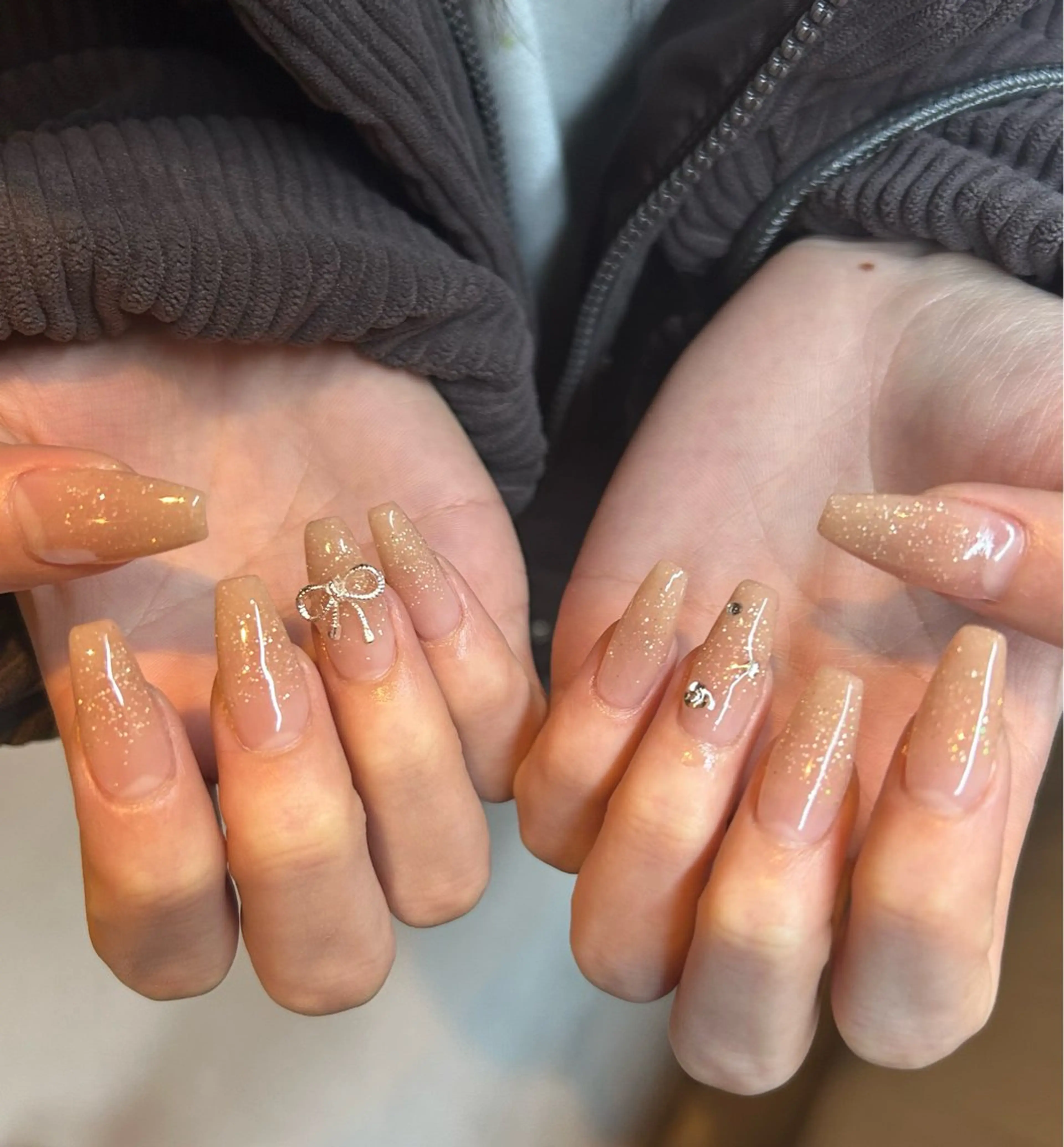 【スカルプ】ワンカラーorグラデーション(1色)パーツ１個サービス Mまでの写真