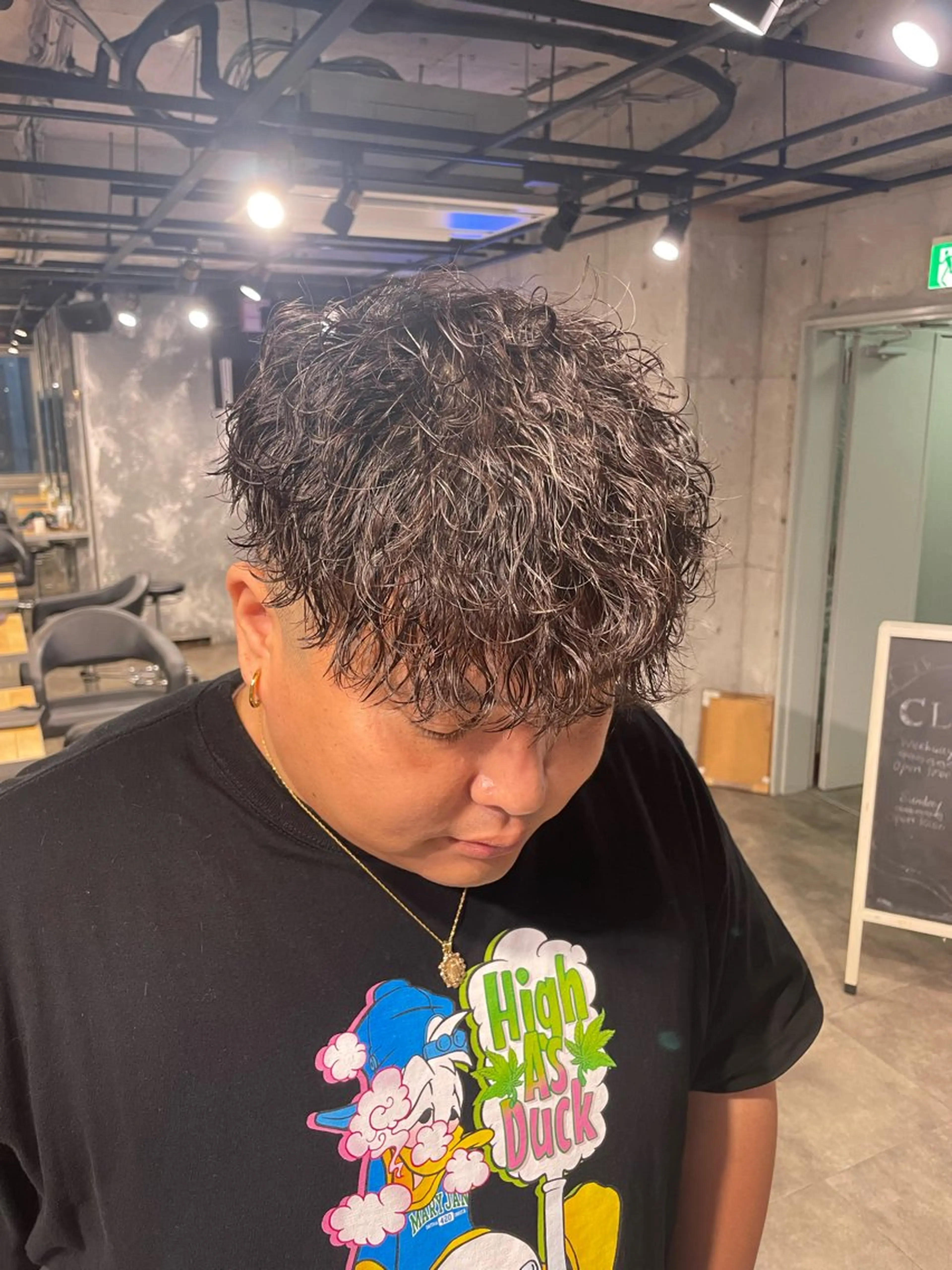 ショート パーマ メンズ カット ヘアカラー トリートメント 艶髪/透明感🪽 DISCO🪽のヘアスタイル