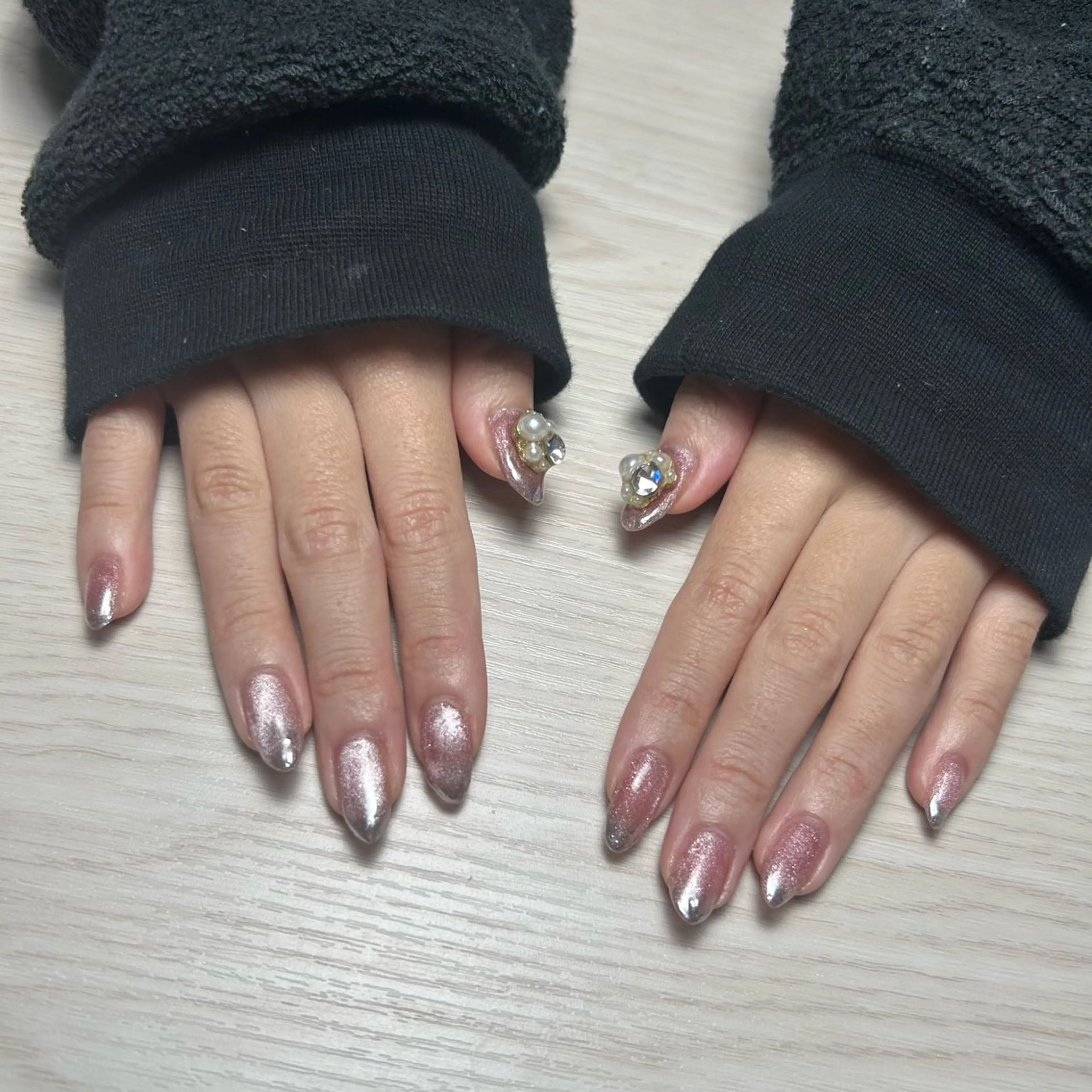 ネイル グラデーション ミラーネイル ピンク ハンドネイル CHIMNEY ♡ﾈｲﾙ耳ツボのネイルデザイン