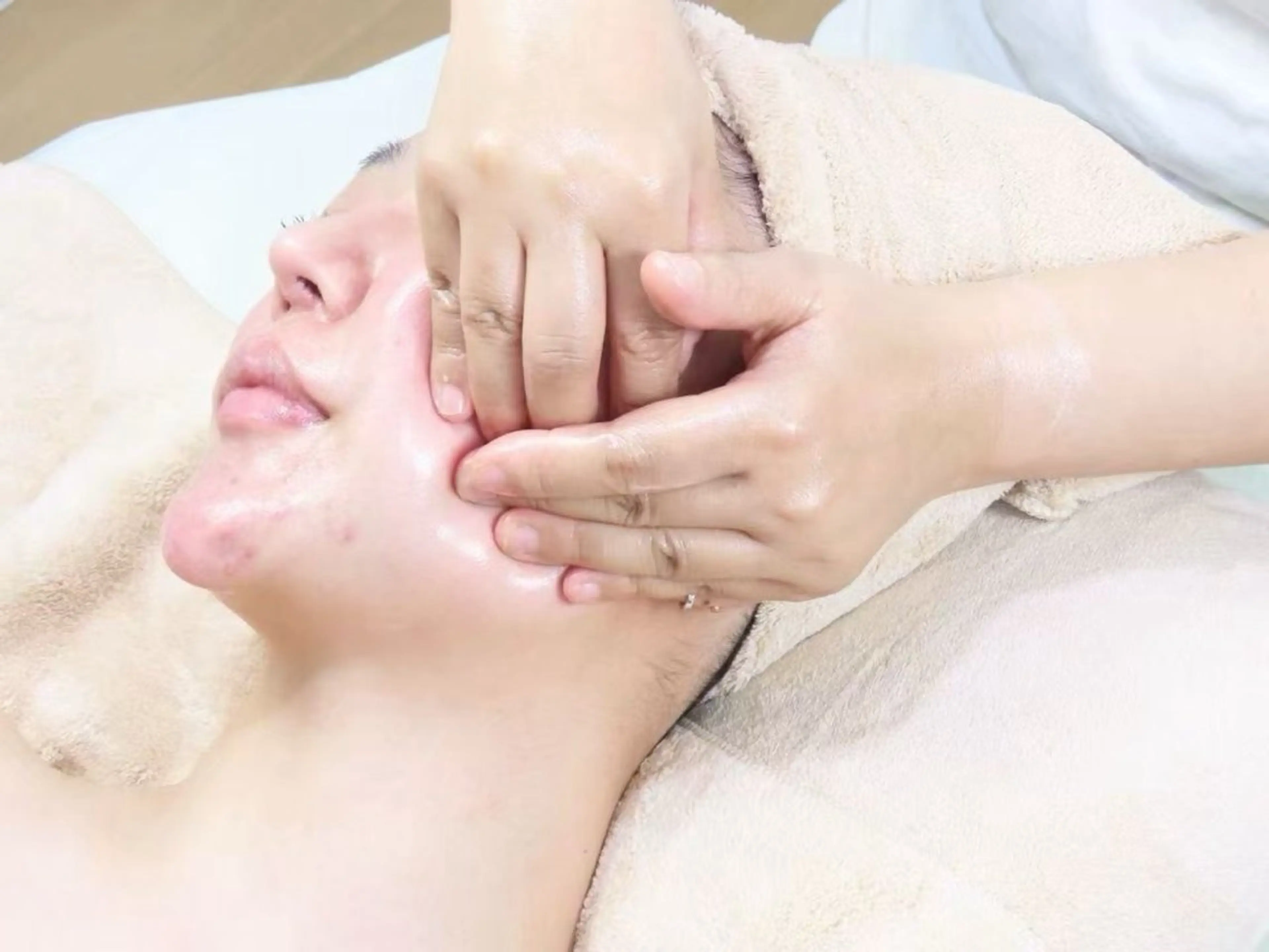 【小顔ケア】本格韓国小顔コルギ40分¥3980の写真