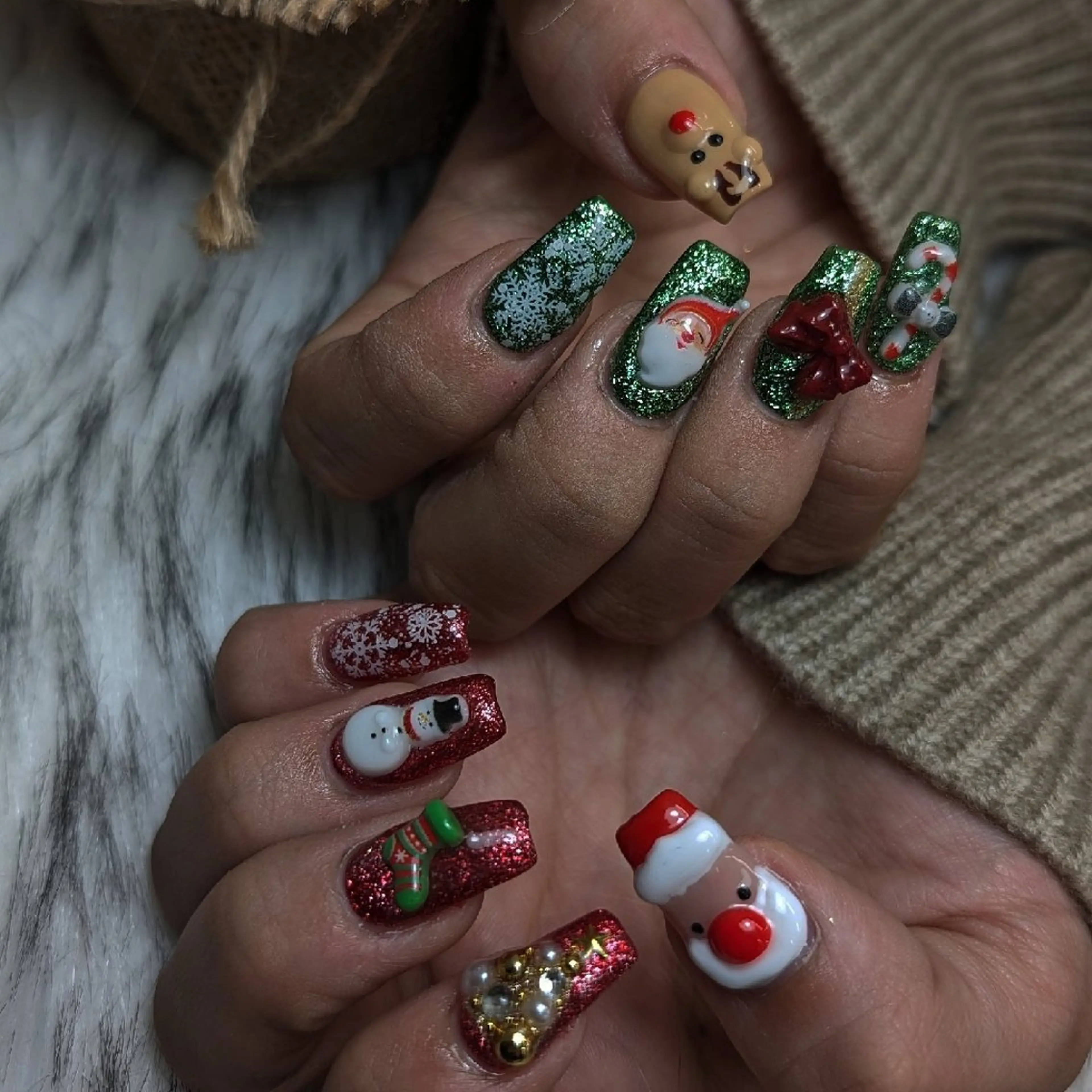 ネイル ハンドネイル RUNWAY 　　の眉毛・アイブロウイメージ