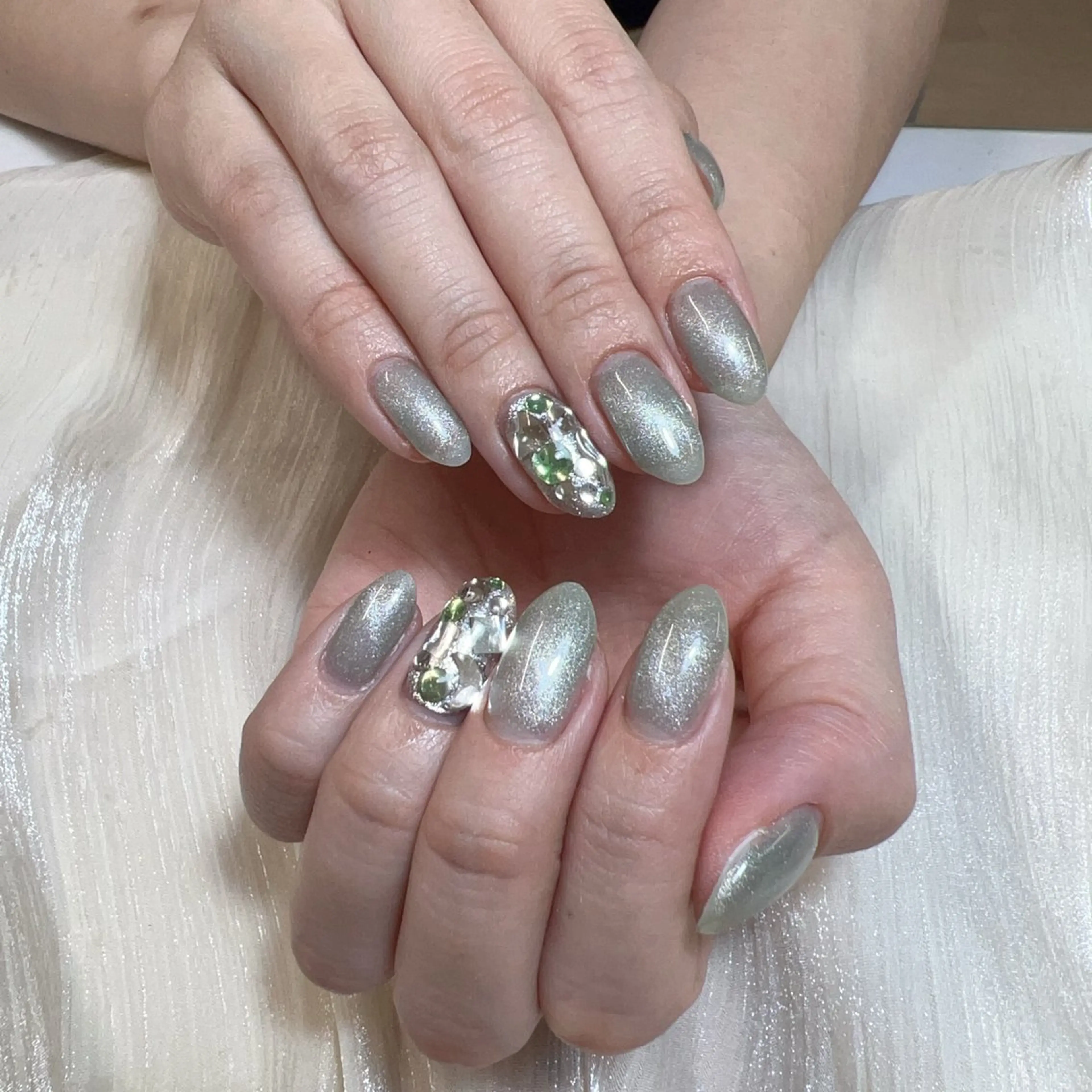 🎀【初回ジェルオフ無料】 ワンカラ+🧚🏻‍♀️キラキラ埋め尽くし2本✨マグネット可能の写真