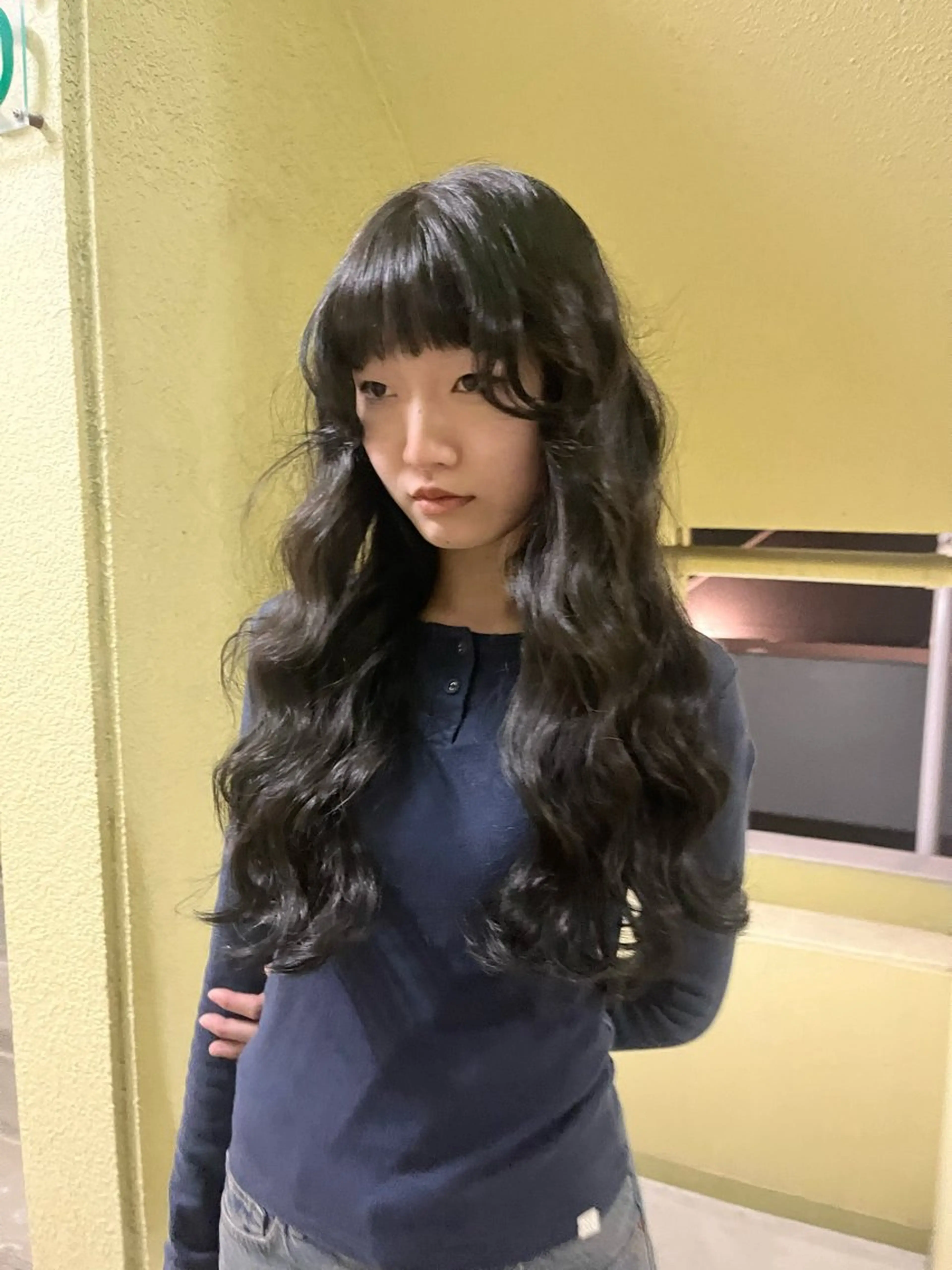 ロング シャギー くすみカラー/ ヒガ ローレンのヘアスタイル