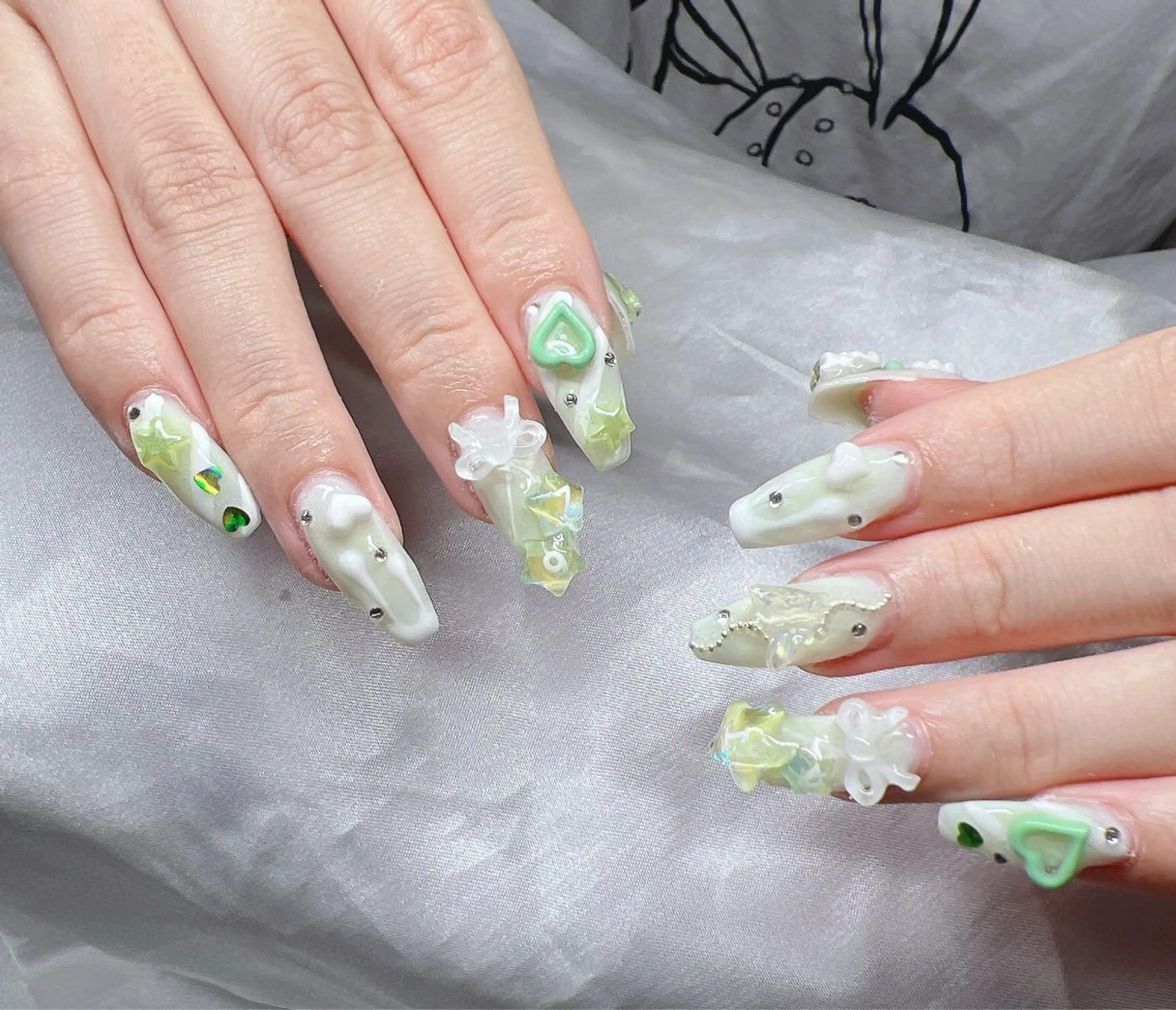 ネイル ハンドネイル Lee Nailsのネイルデザイン